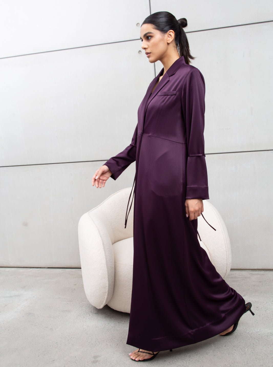 AB-SP-PUR - CHIKA - MIRA Y MANO