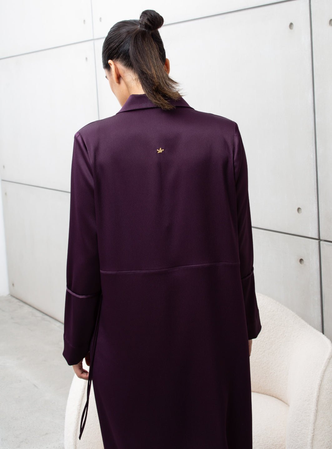 AB-SP-PUR - CHIKA - MIRA Y MANO