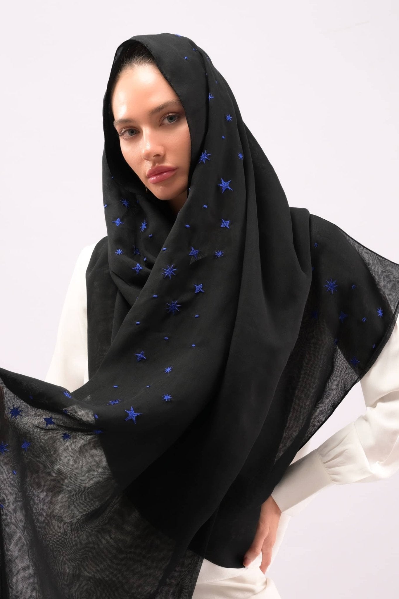 AR0035 DIANA - FOULARD - MIRA Y MANO