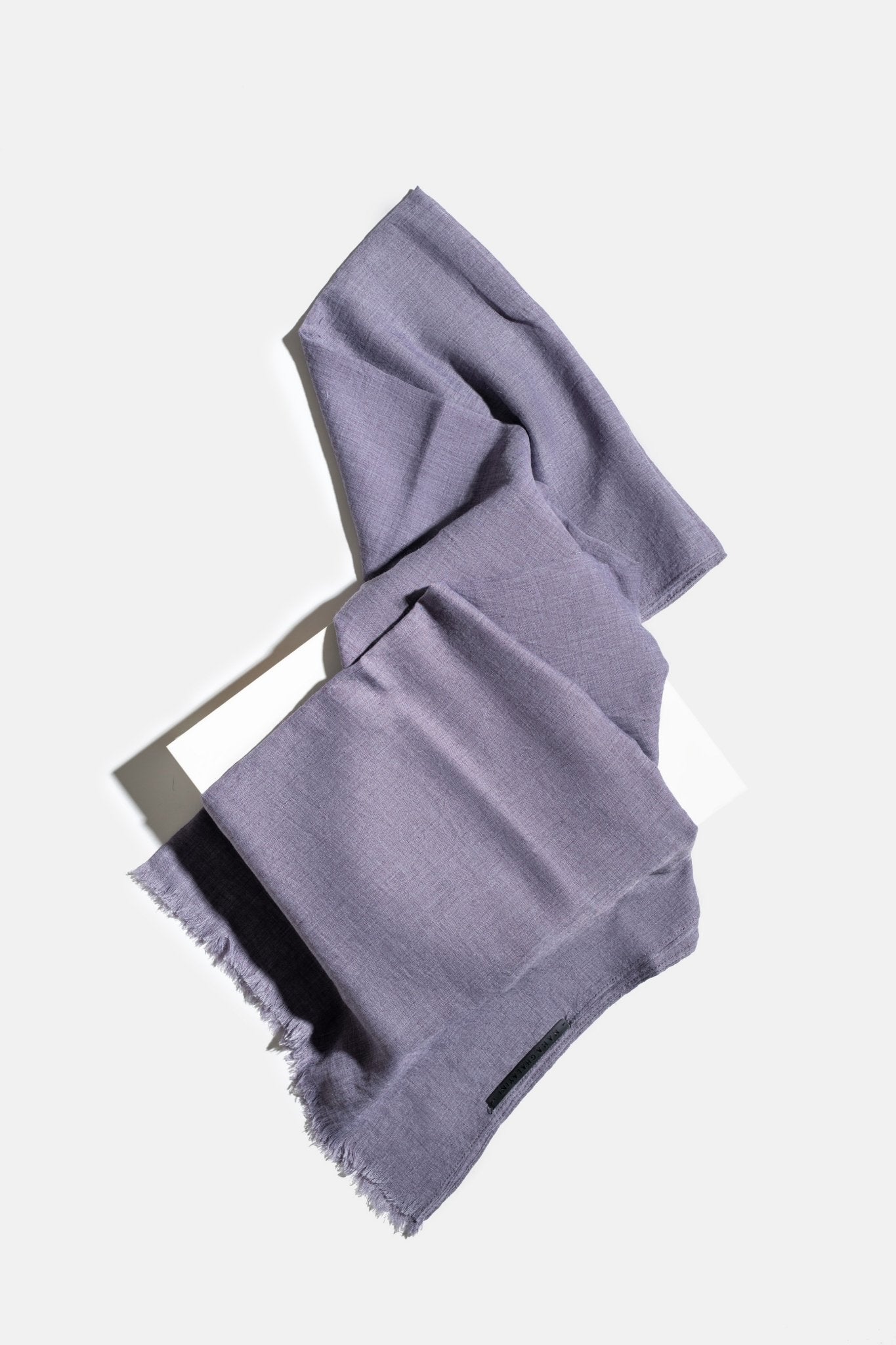 W21-69 - MAHA GHALAYINI - MIRA Y MANO