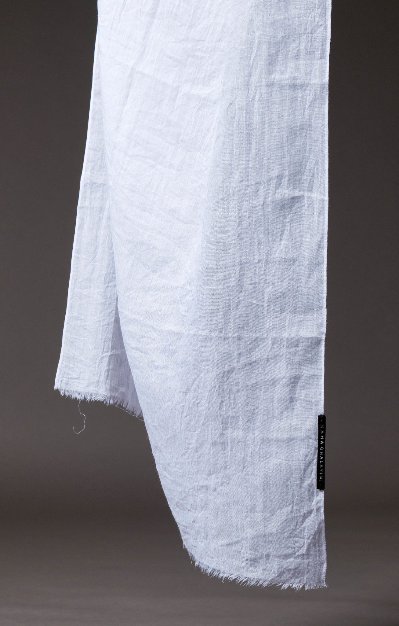 W21-79 - MAHA GHALAYINI - MIRA Y MANO