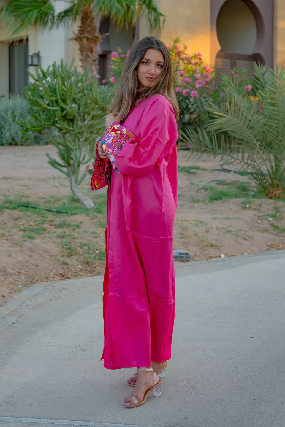 A1-F - NEVIN ALTMANN - MIRA Y MANO