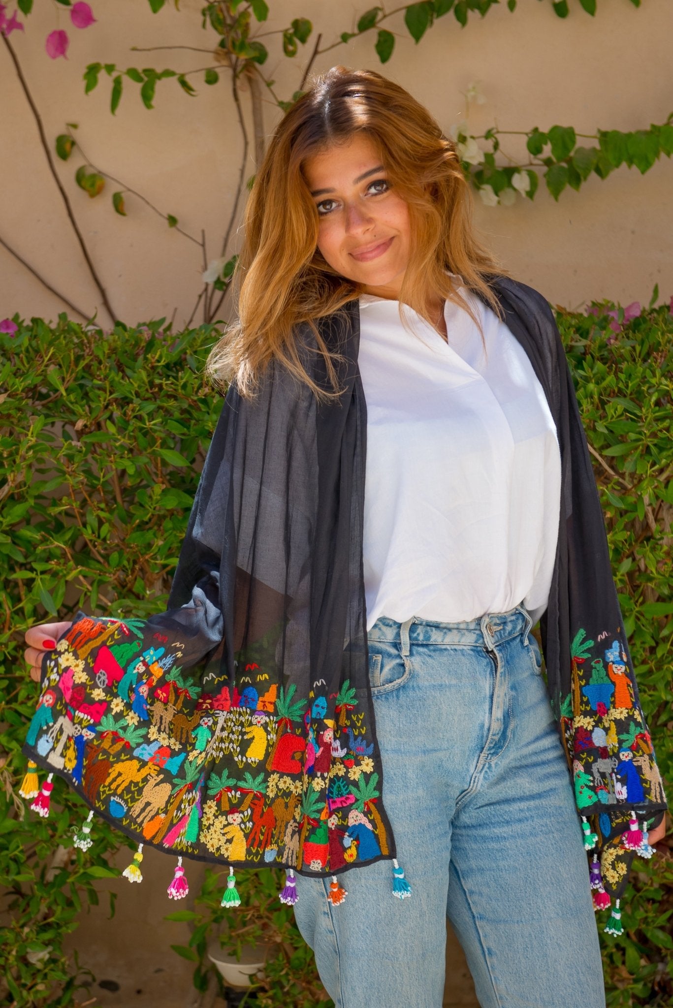 S13-B - NEVIN ALTMANN - MIRA Y MANO