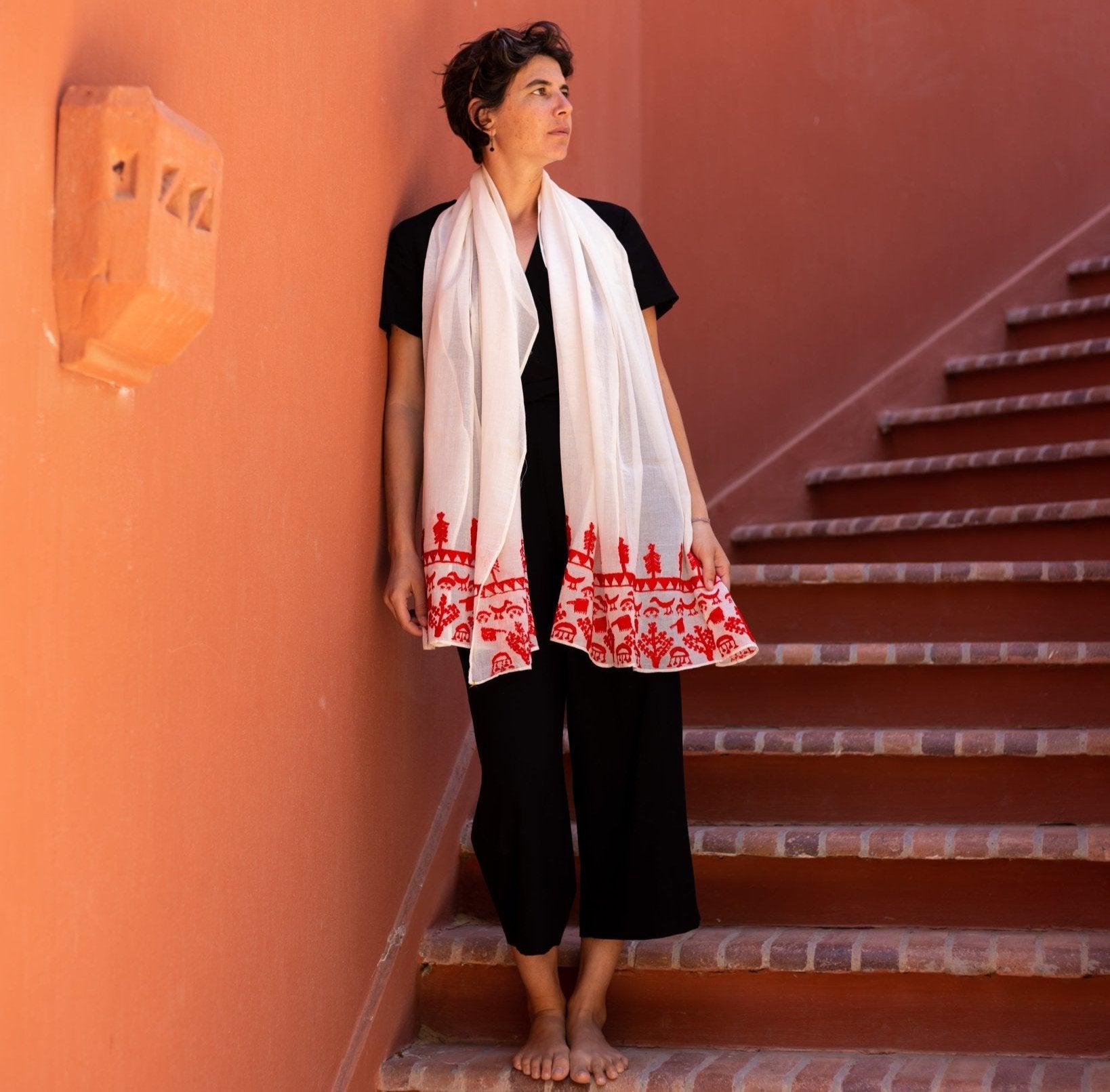 S51-R - NEVIN ALTMANN - MIRA Y MANO