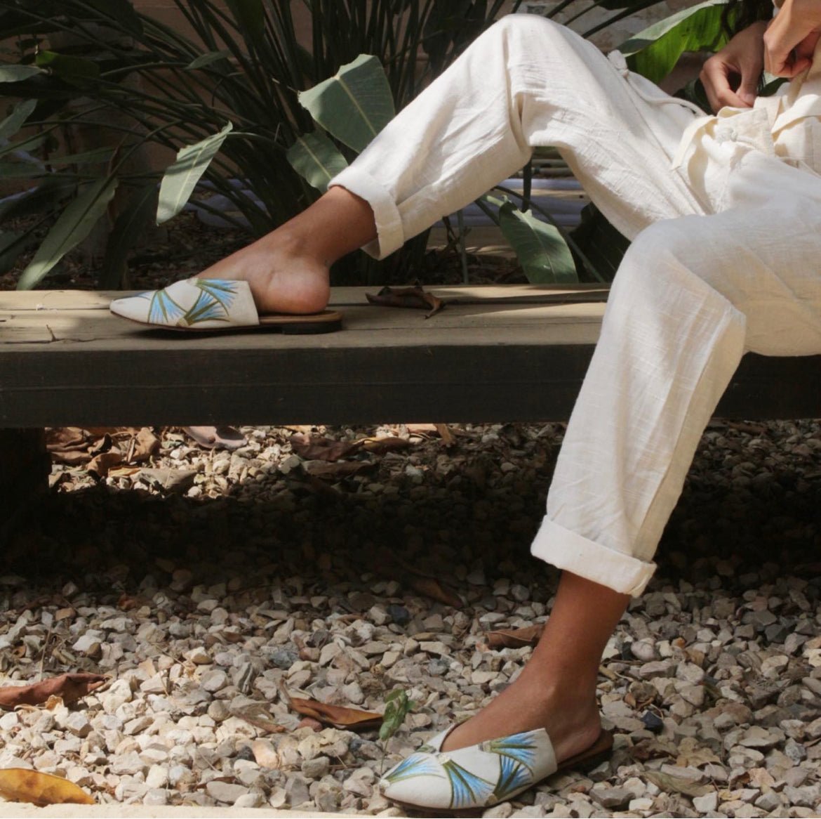 RAMLA LOTUS - RAMLA - MIRA Y MANO