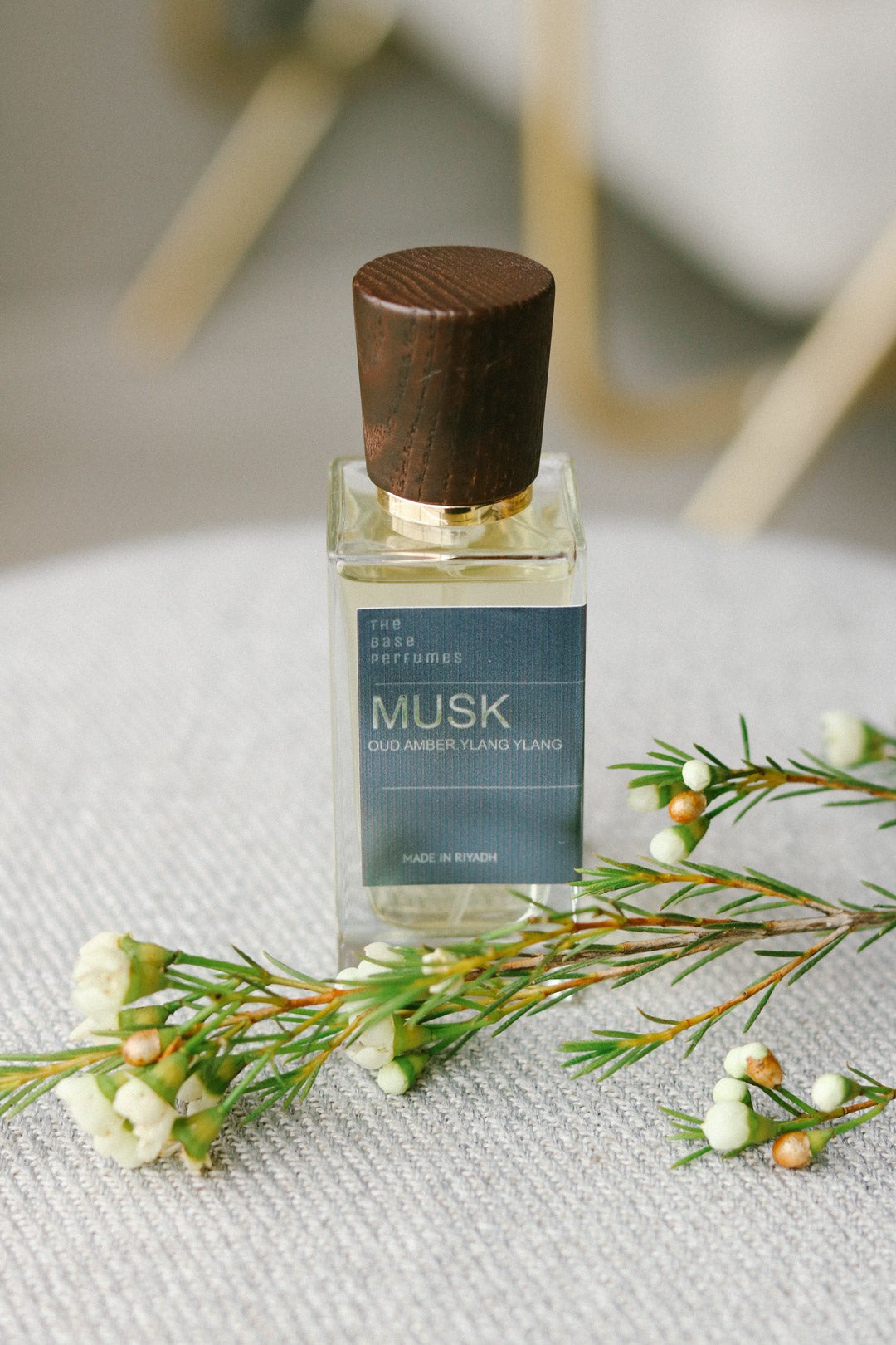 MUSK TBP - THE BASE PERFUMES - MIRA Y MANO