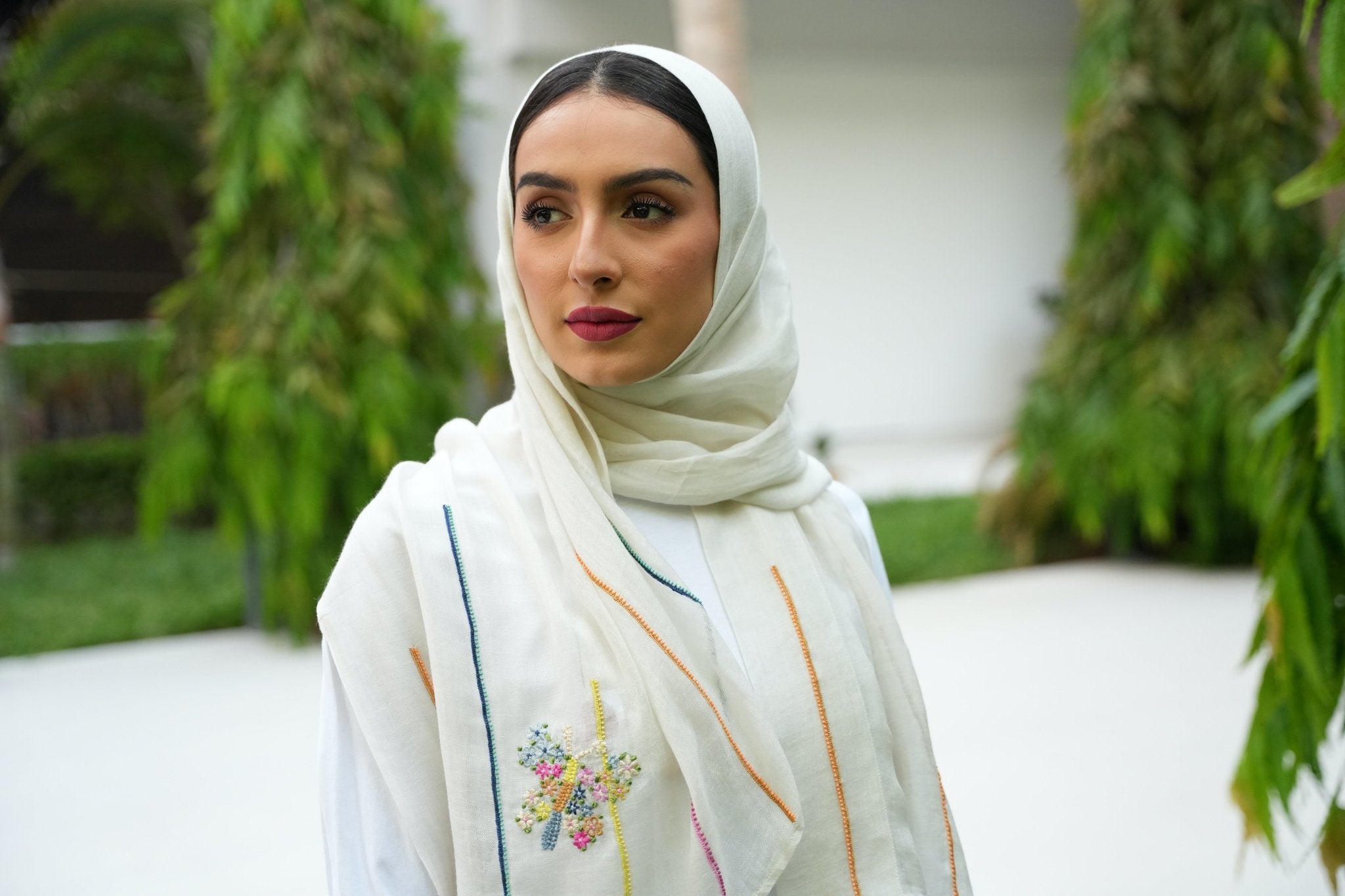 BT6157-IVO - THE DRESSING ROOM - MIRA Y MANO