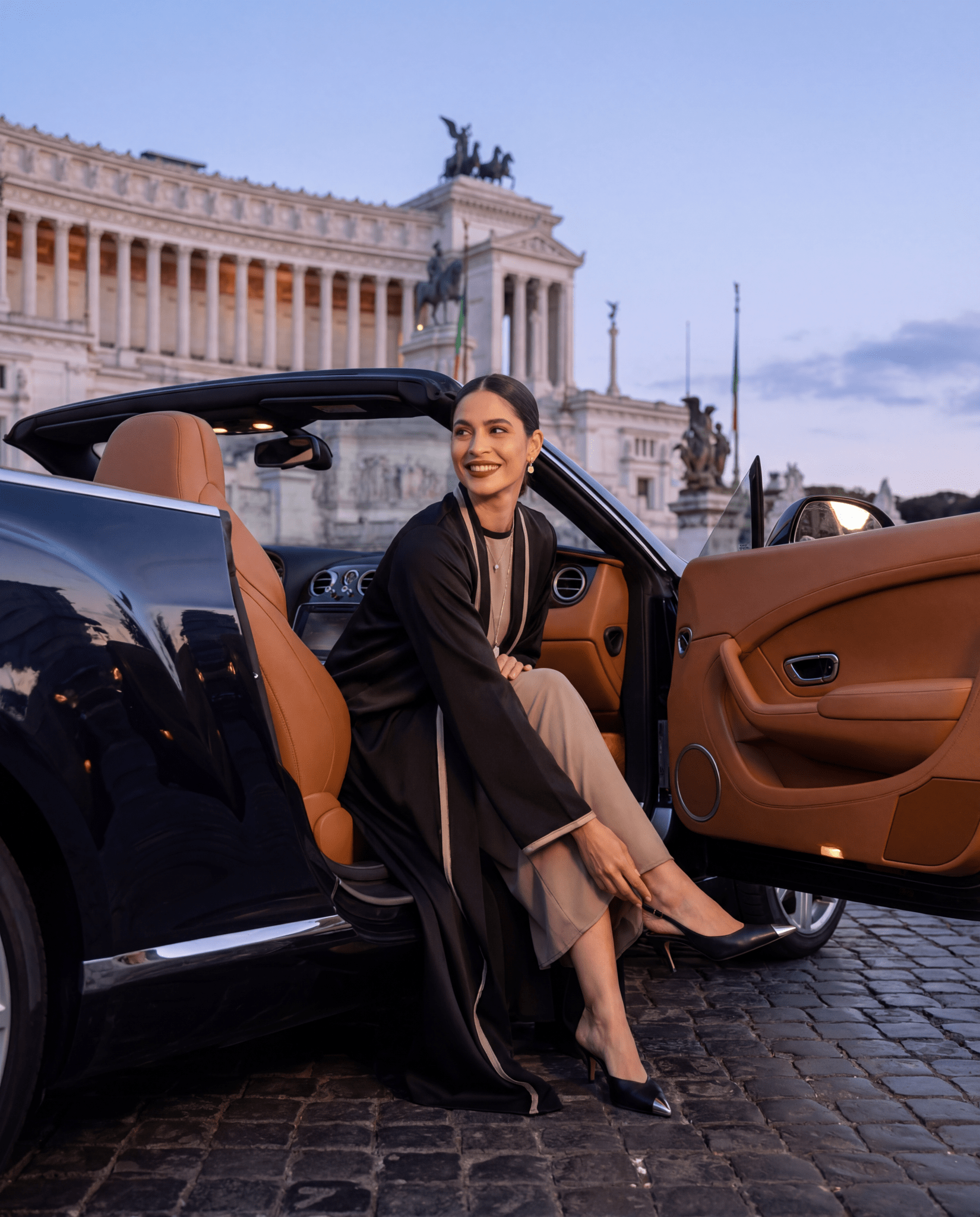 EVENING ELEGANCE - MIRA Y MANO