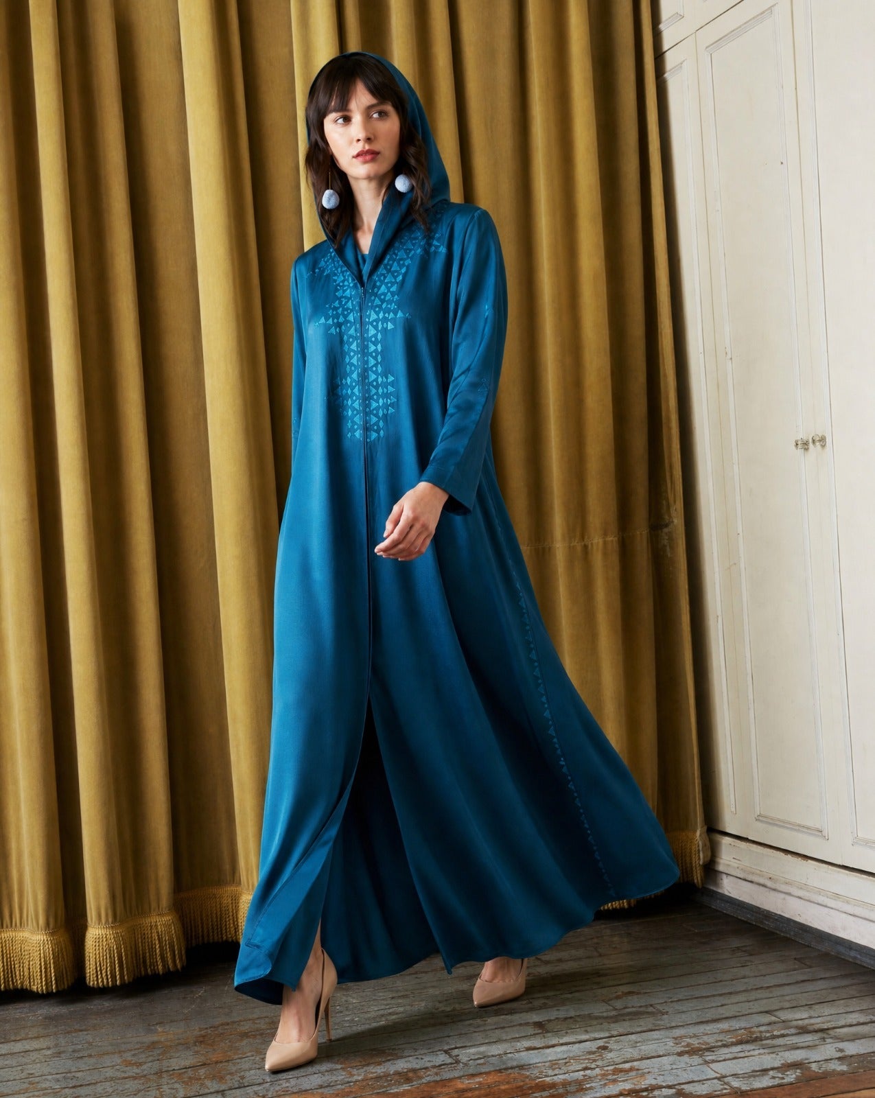 EVENING ELEGANCE - MIRA Y MANO