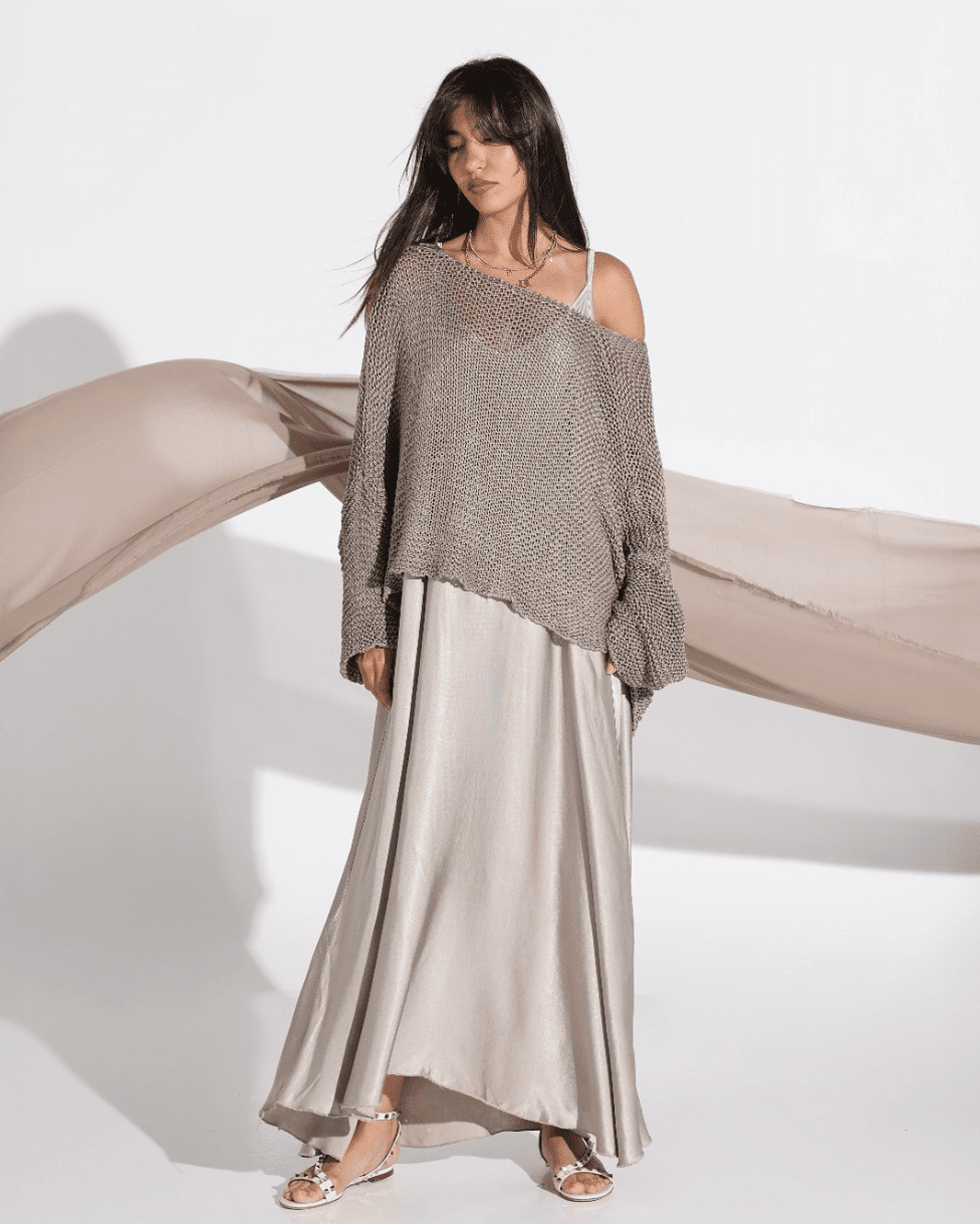 TRENDING NOW - MIRA Y MANO