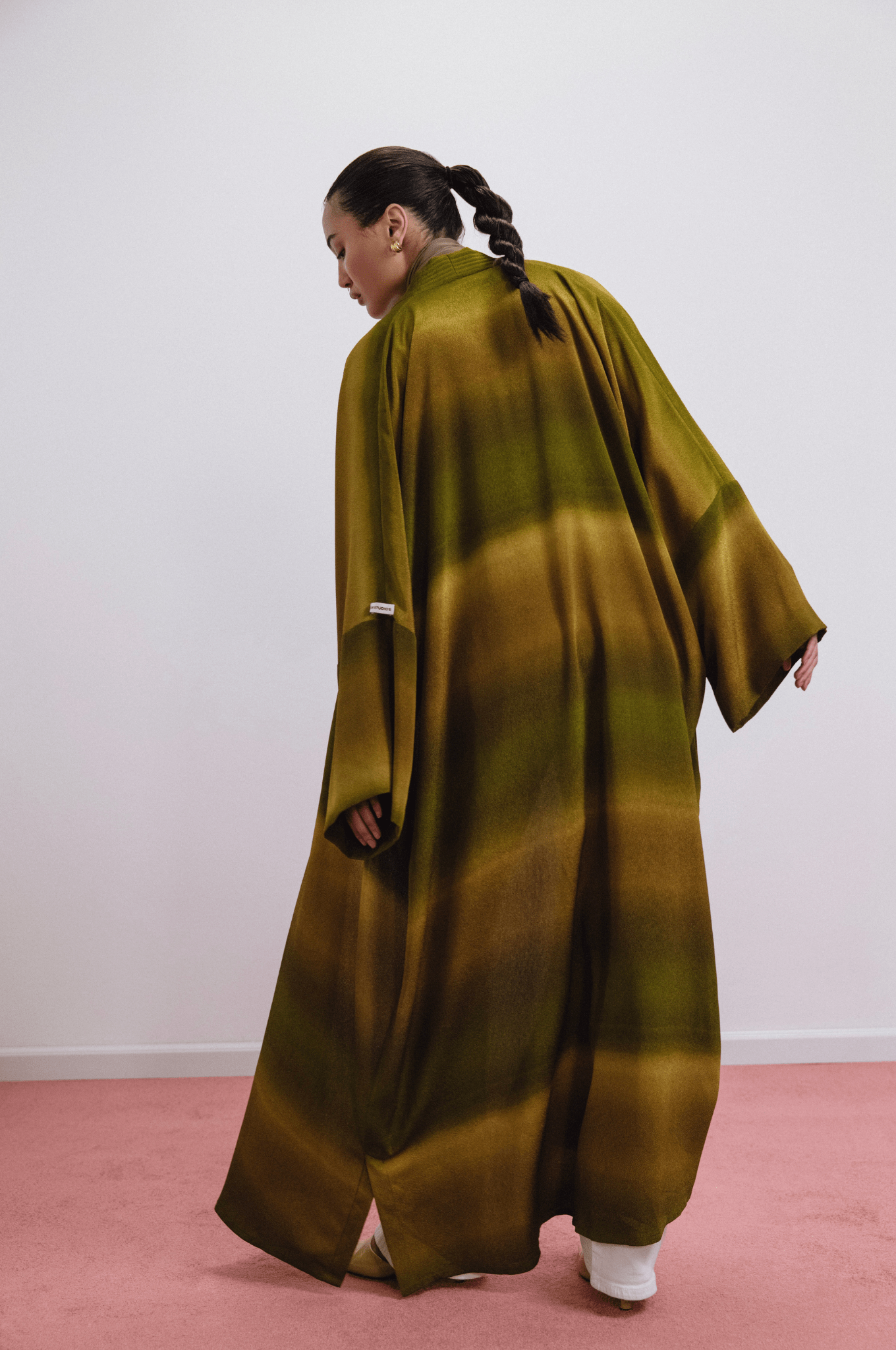 EMBER ABAYA - 1309 - MIRA Y MANO