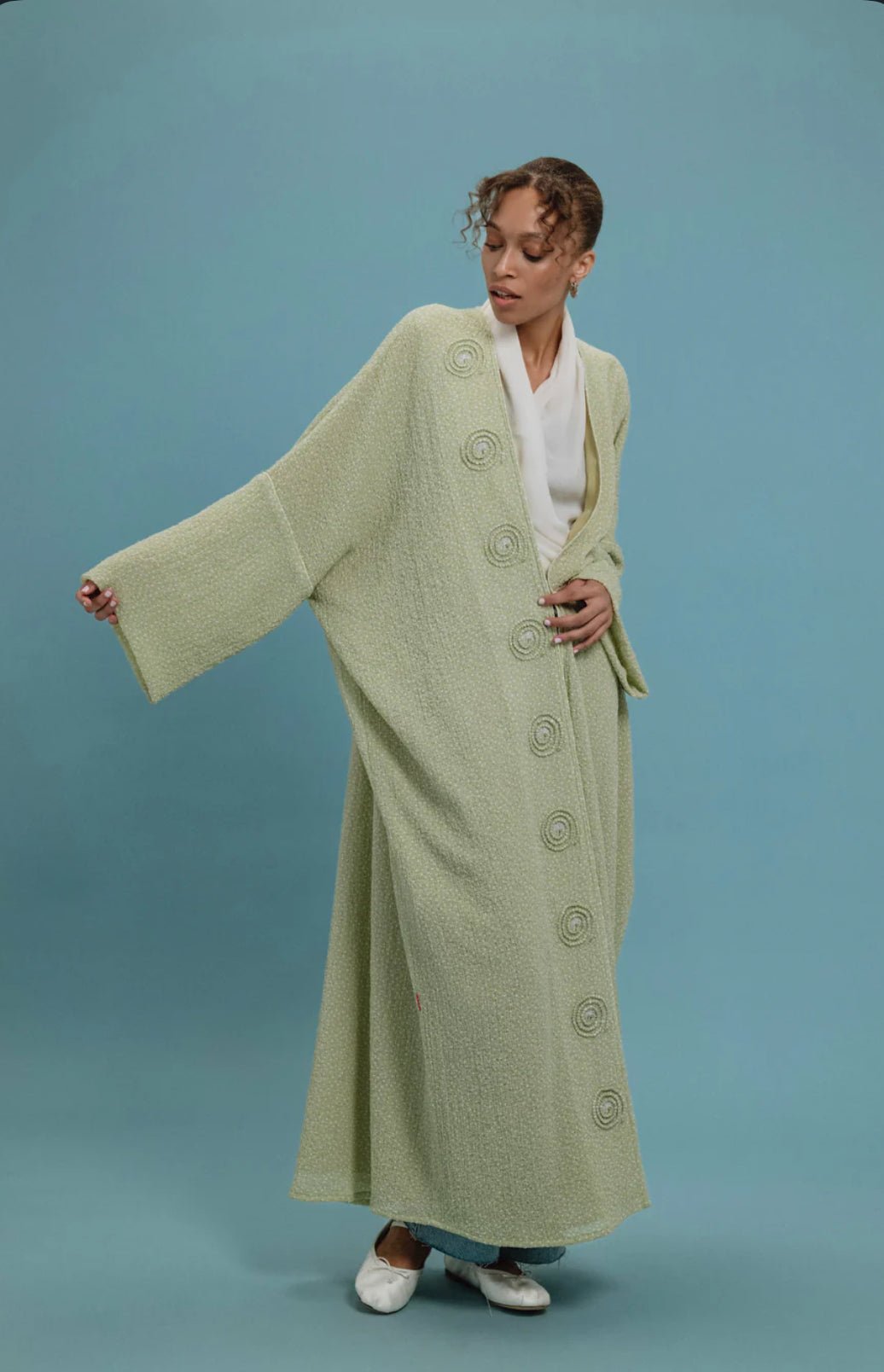 THALIA PISTACHIO ABAYA - 1309 - MIRA Y MANO