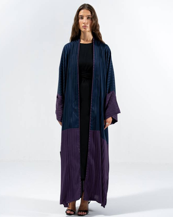 Striped Navy – عباية كريب كحلية