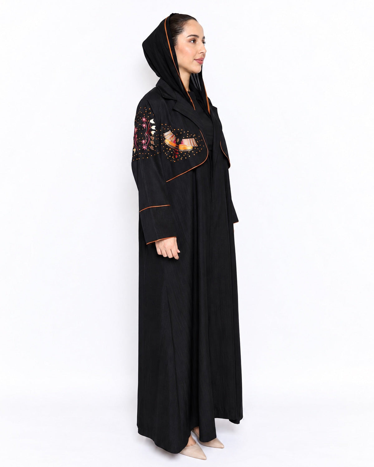 باترفلاي – عباية سوداء