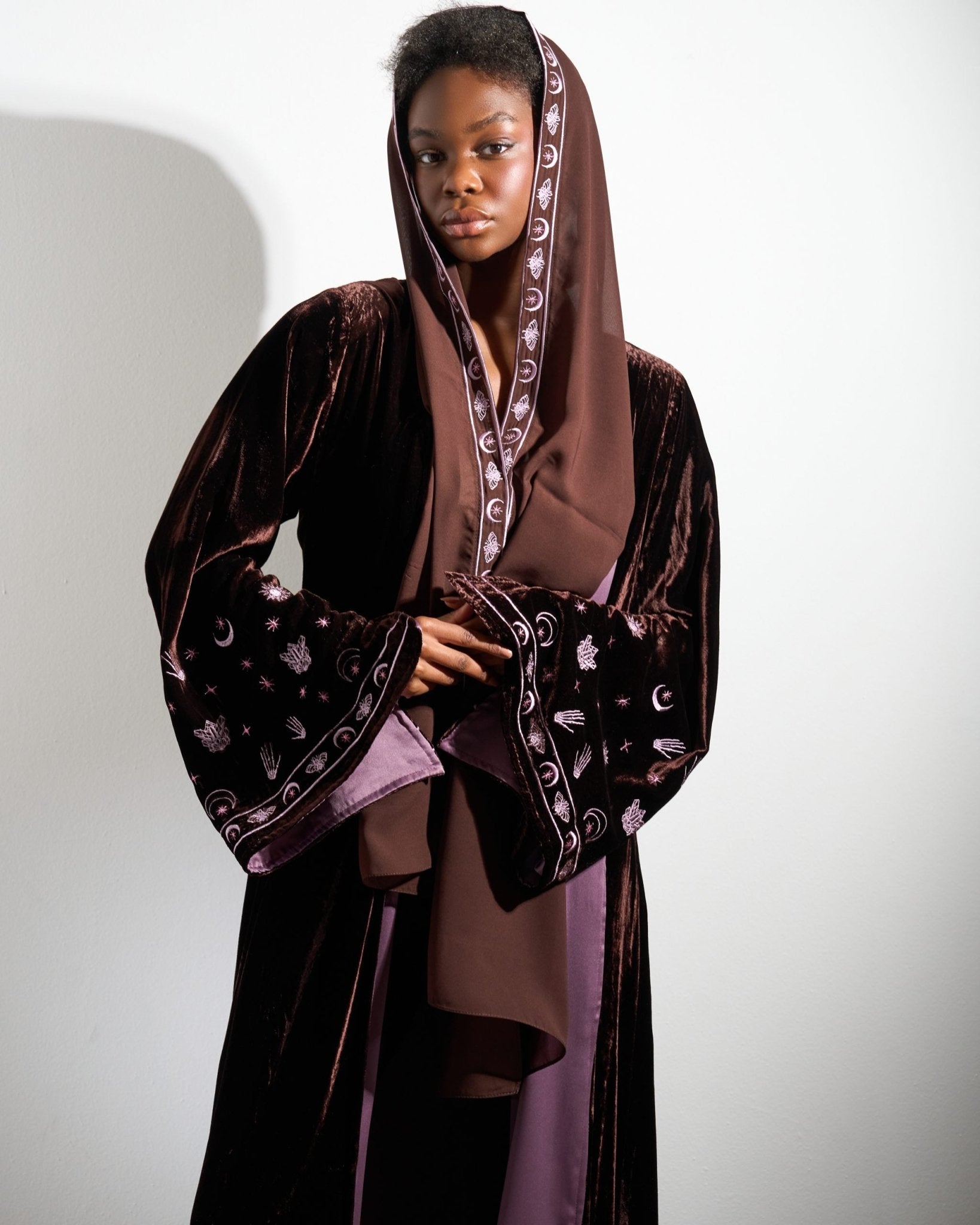 FW5 - BR ABAYA - ABAYATI COLLECTION - MIRA Y MANO