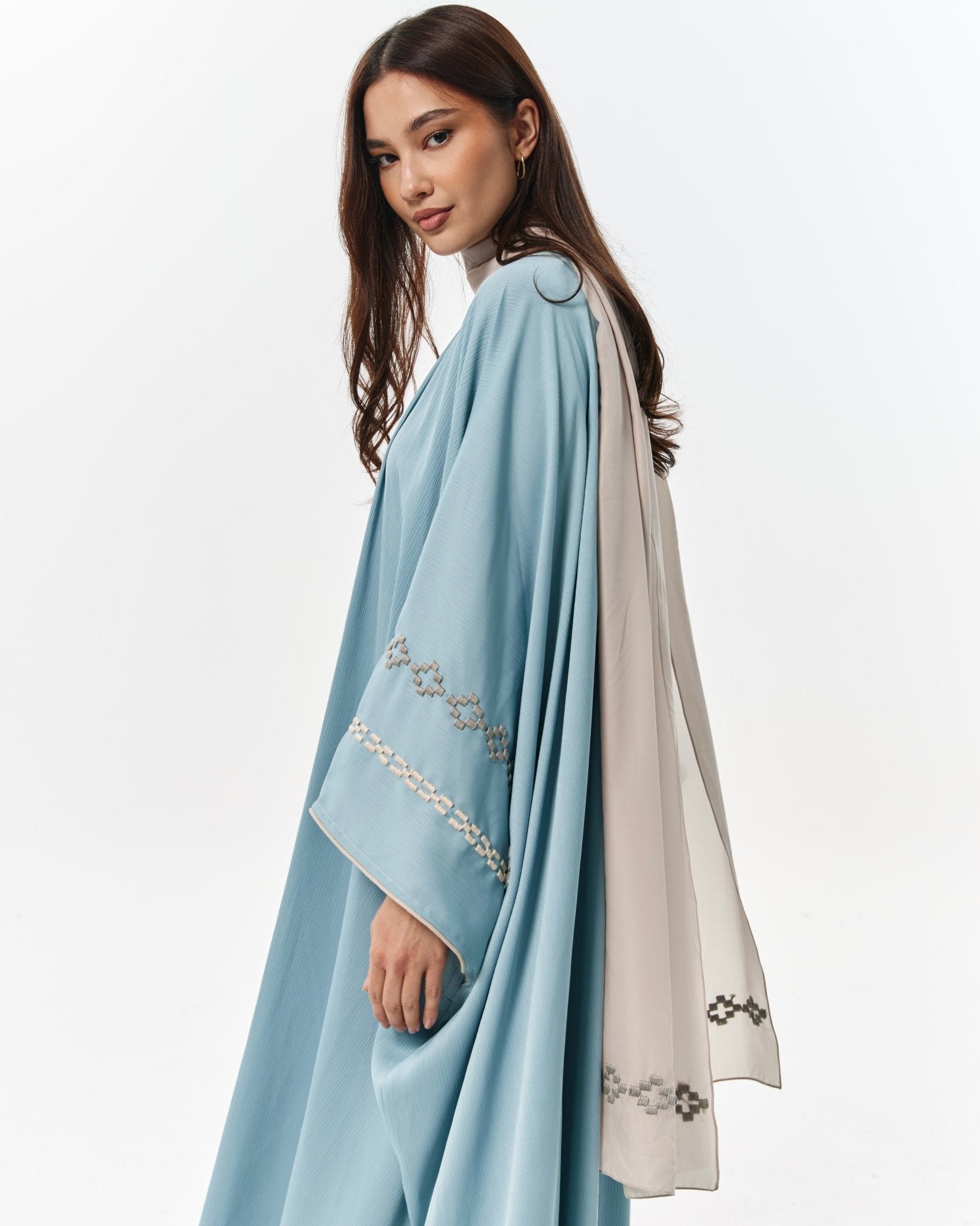 47RM034 ABAYA - ACE DESIGNS - MIRA Y MANO