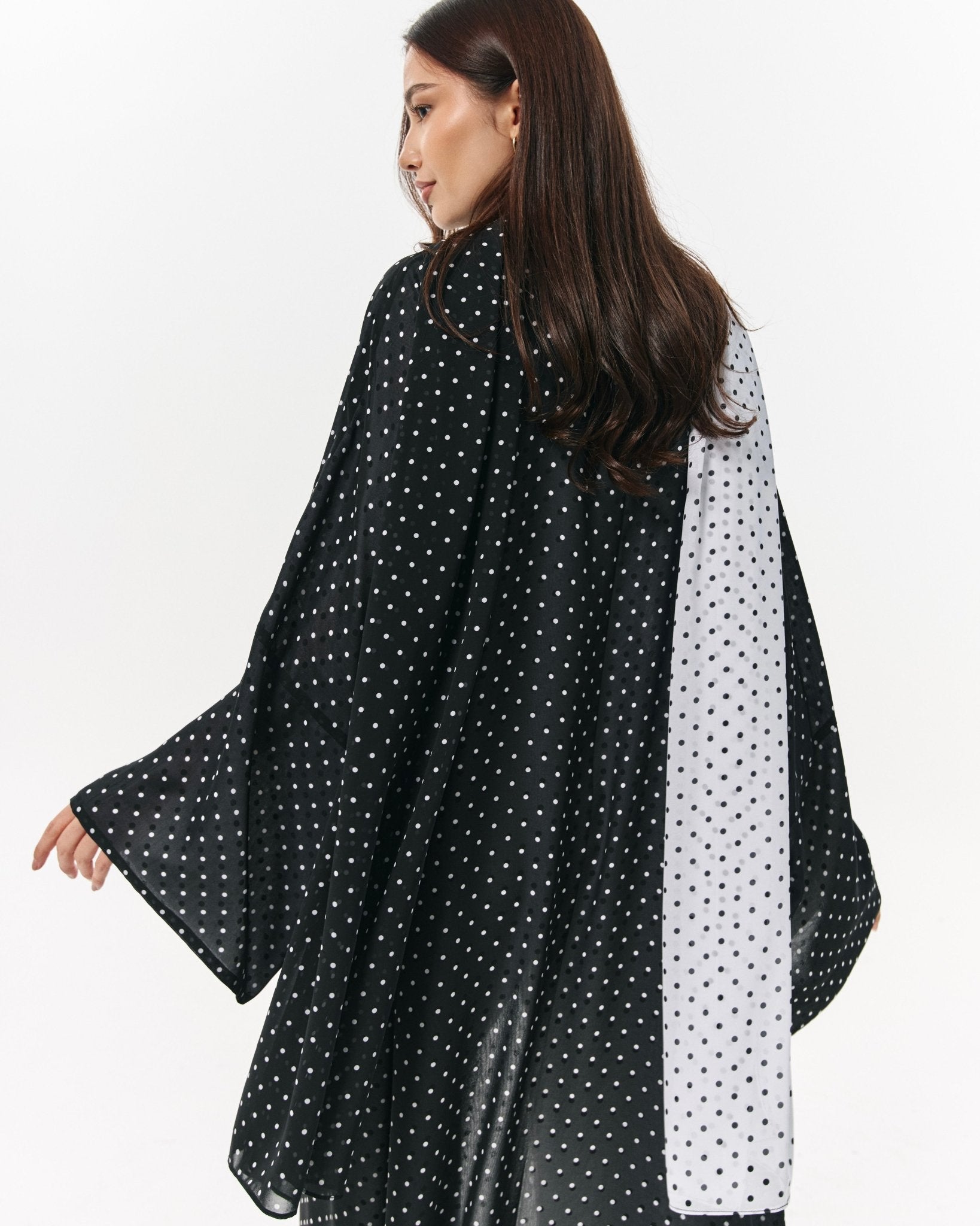 47RM036 ABAYA - ACE DESIGNS - MIRA Y MANO