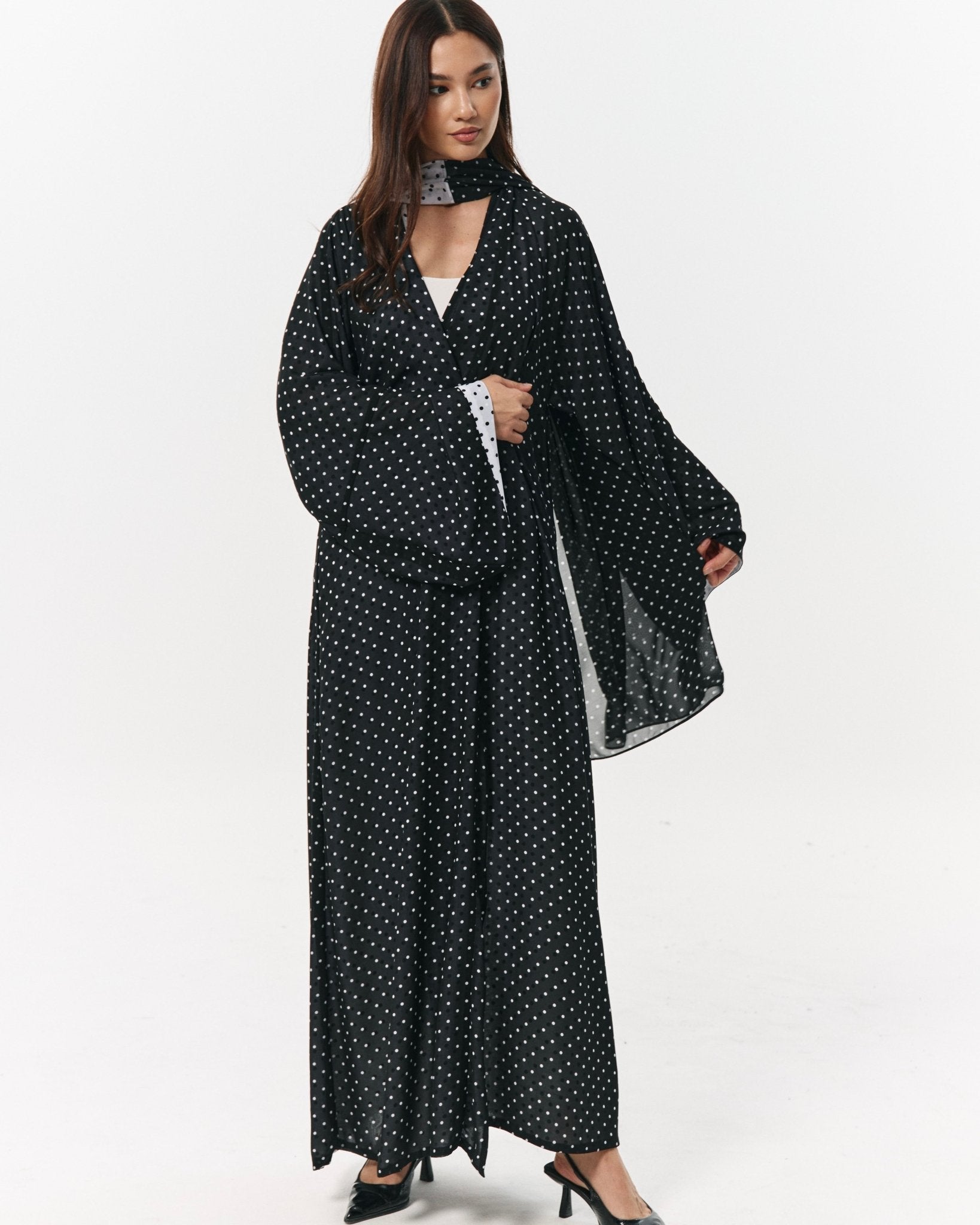 47RM036 ABAYA - ACE DESIGNS - MIRA Y MANO