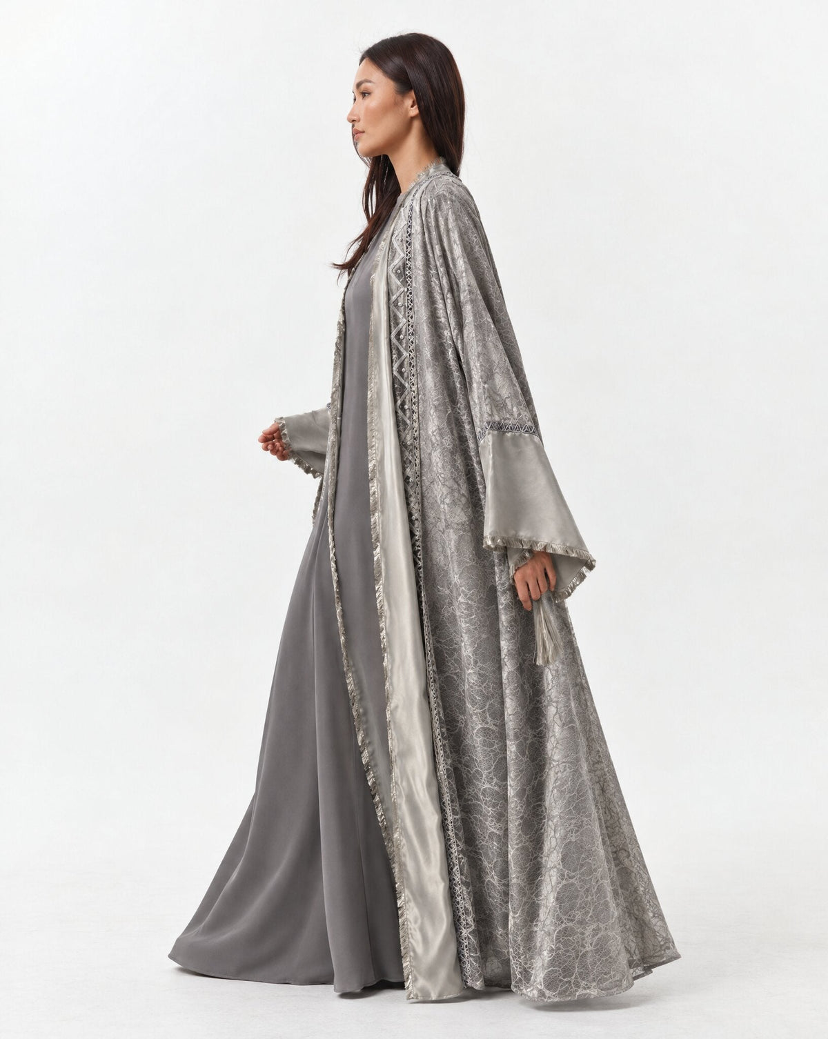 Moonstone - Gray Crepe Abaya - MIRA Y MANO