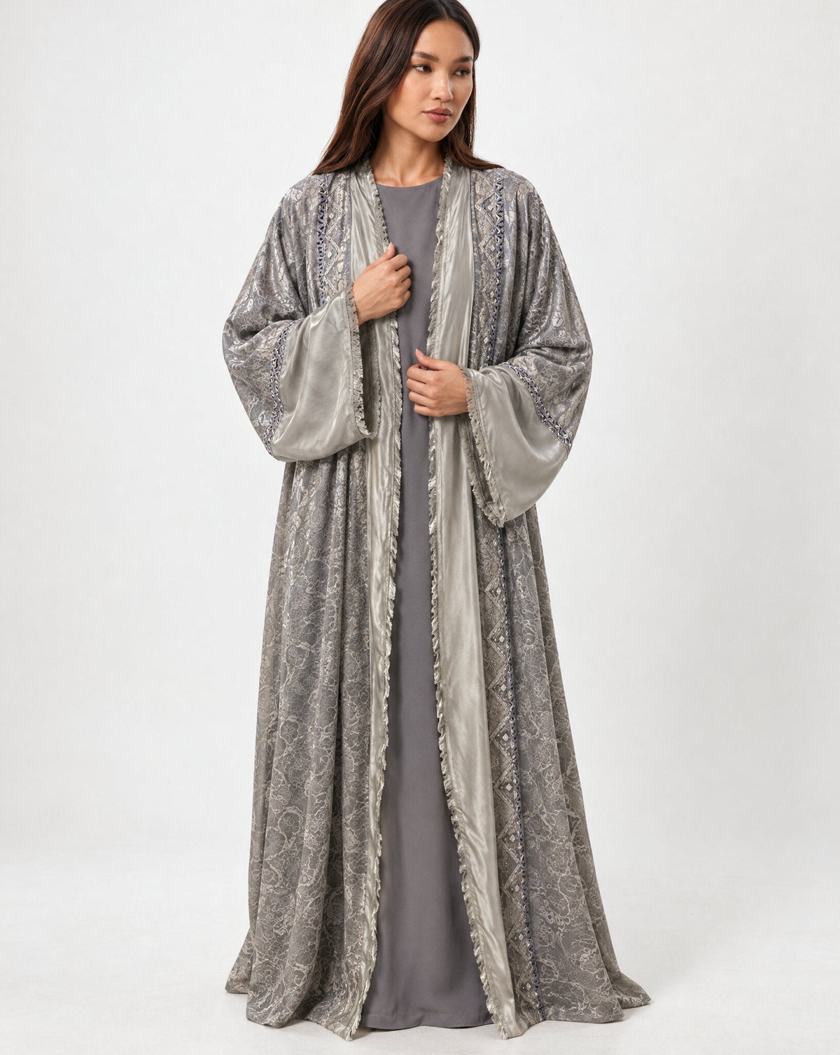 Moonstone - Gray Crepe Abaya - MIRA Y MANO
