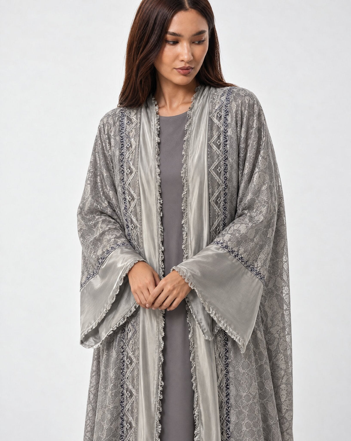 Moonstone - Gray Crepe Abaya - MIRA Y MANO