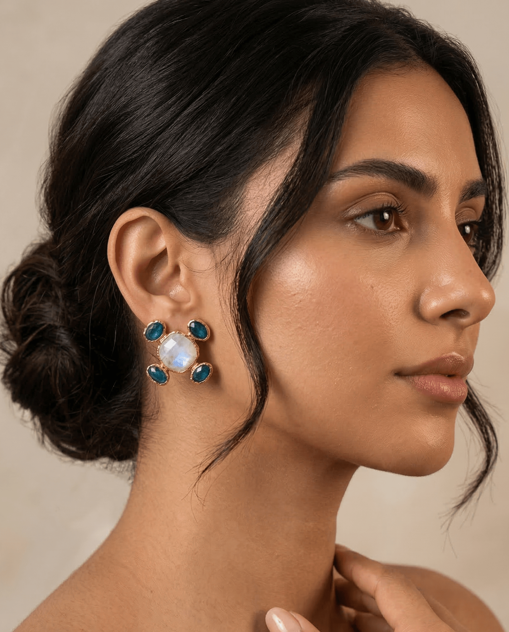 E012 - BL EARRINGS - AFFLUENT BY MAI - MIRA Y MANO