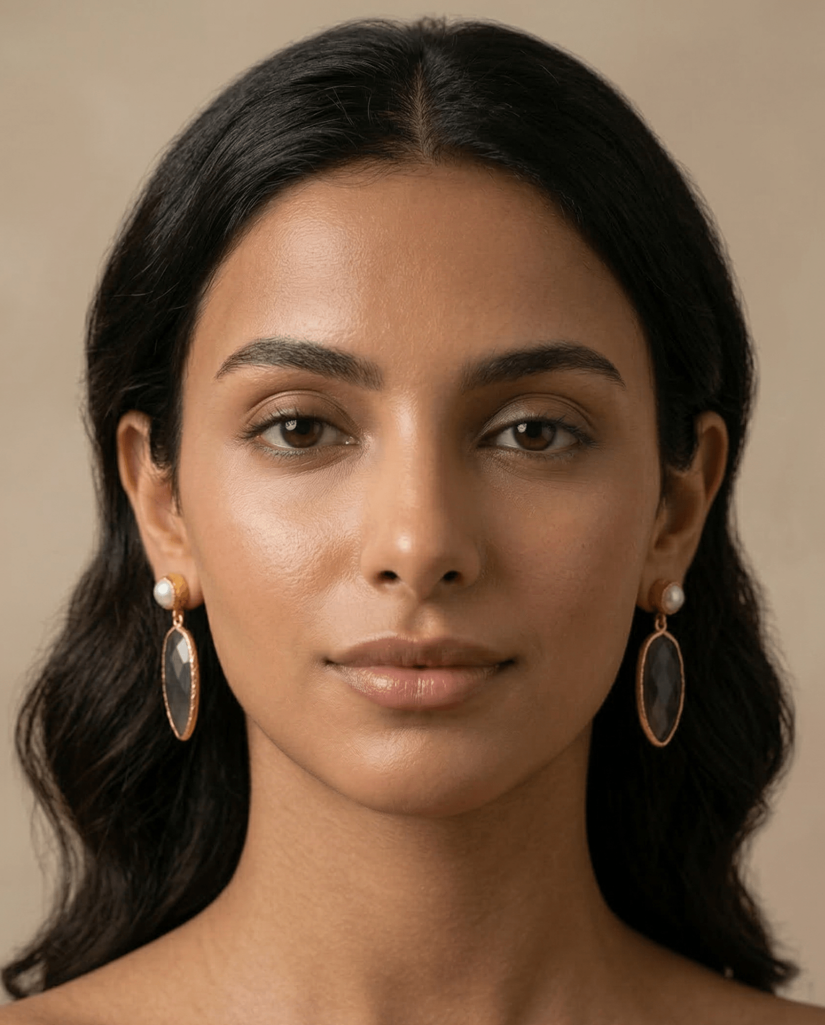 E013 - GR EARRINGS - AFFLUENT BY MAI - MIRA Y MANO