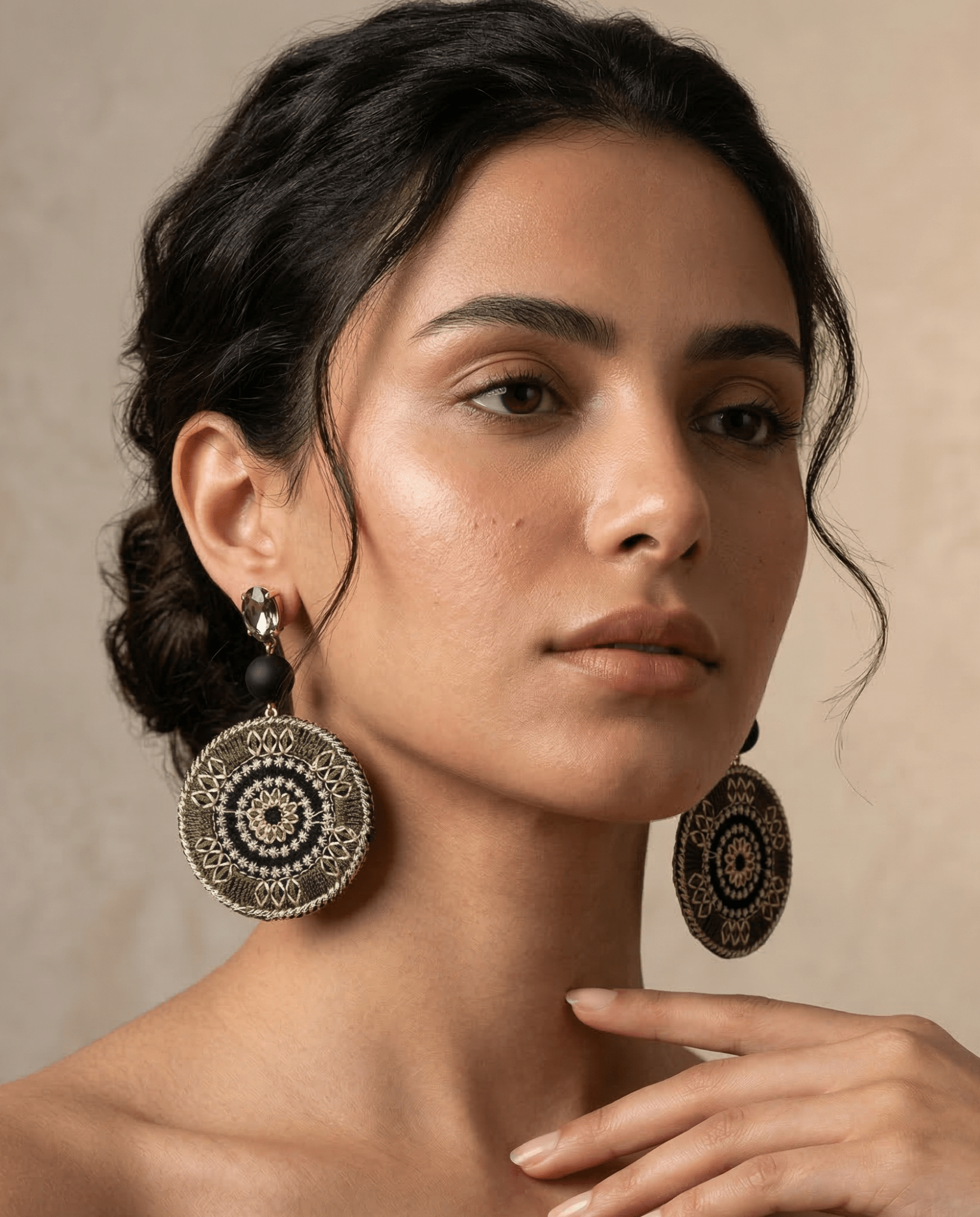 E014 - GR EARRINGS - AFFLUENT BY MAI - MIRA Y MANO