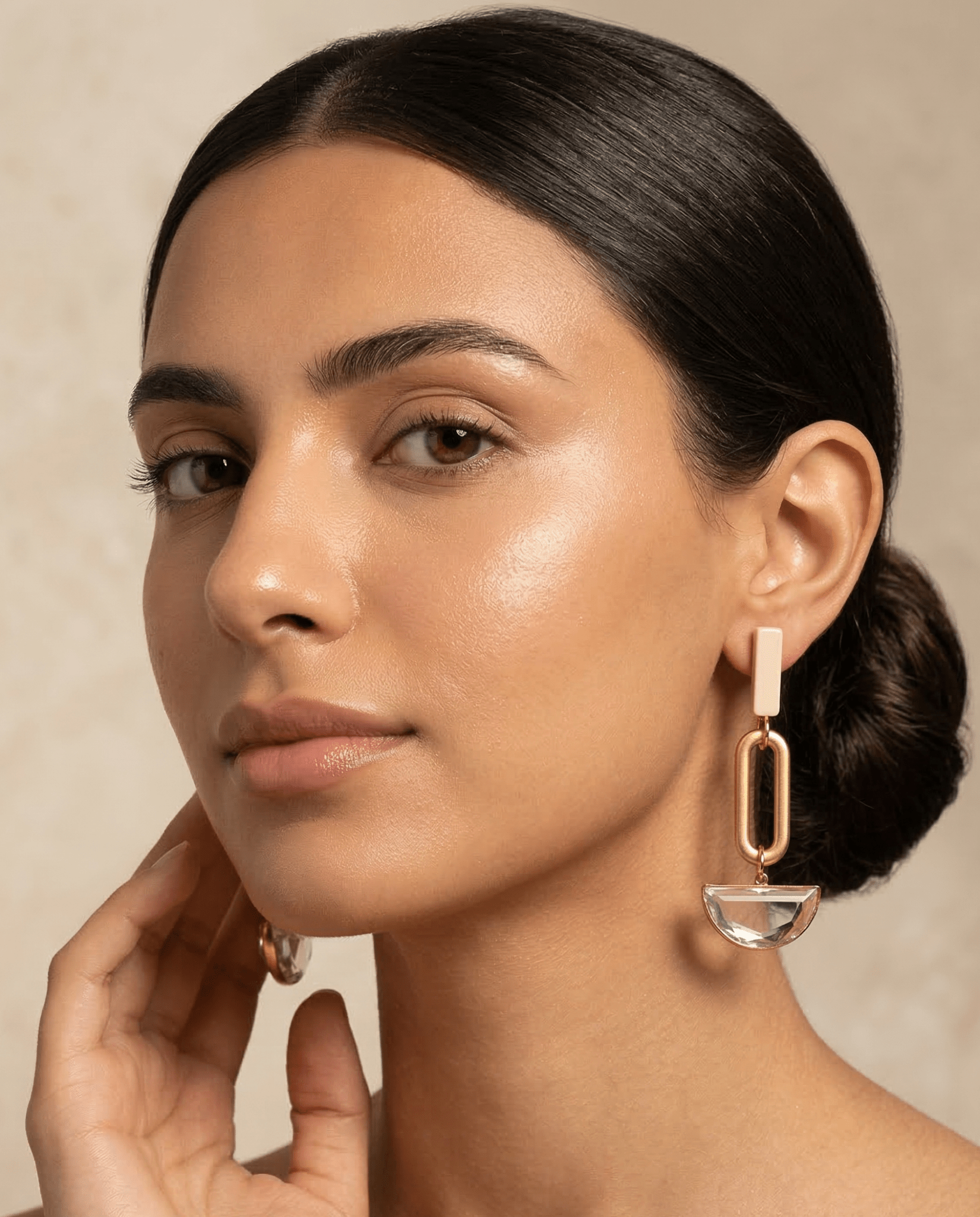 E026 - CR EARRINGS - AFFLUENT BY MAI - MIRA Y MANO