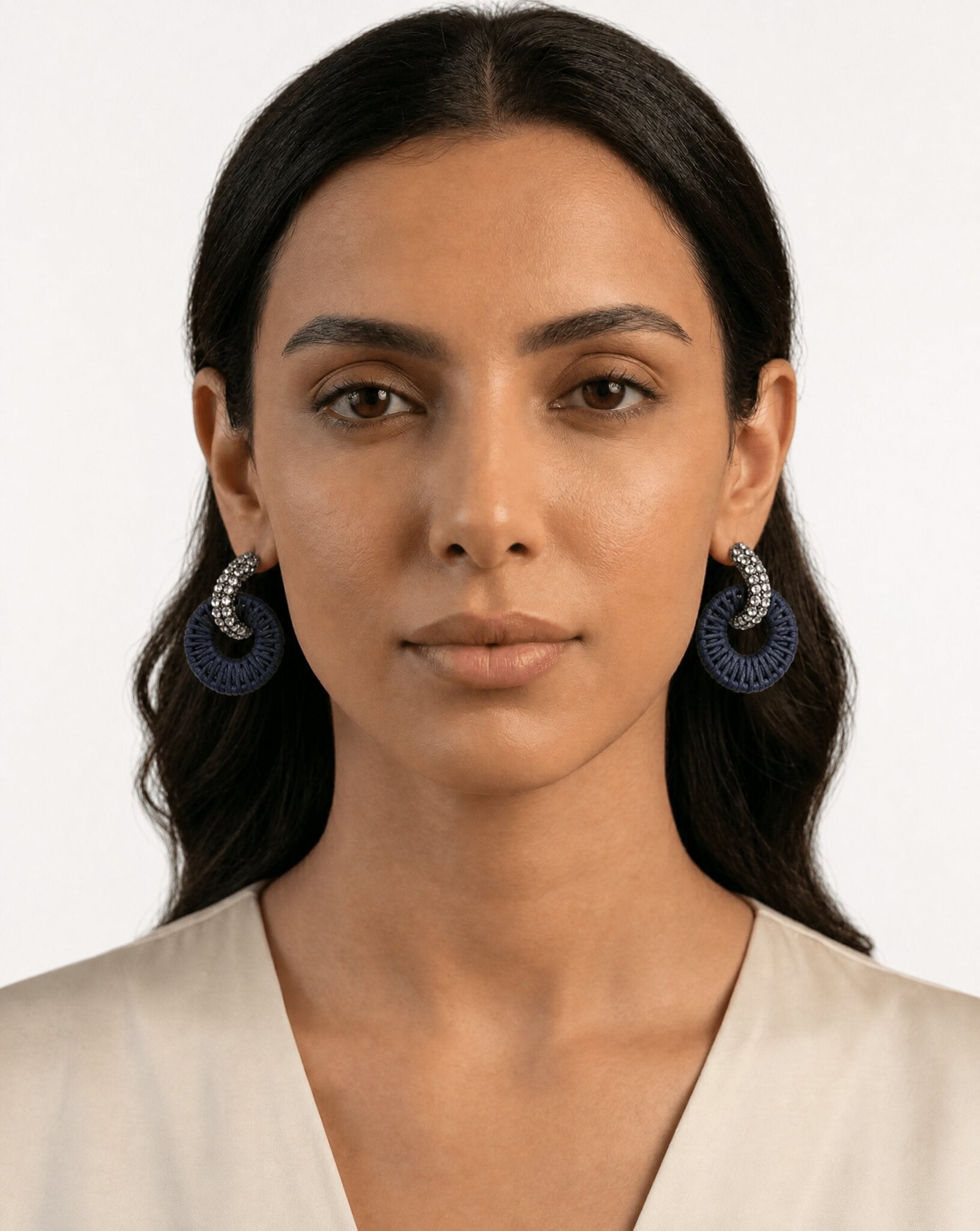 E04-GY EARRINGS - AFFLUENT BY MAI - MIRA Y MANO