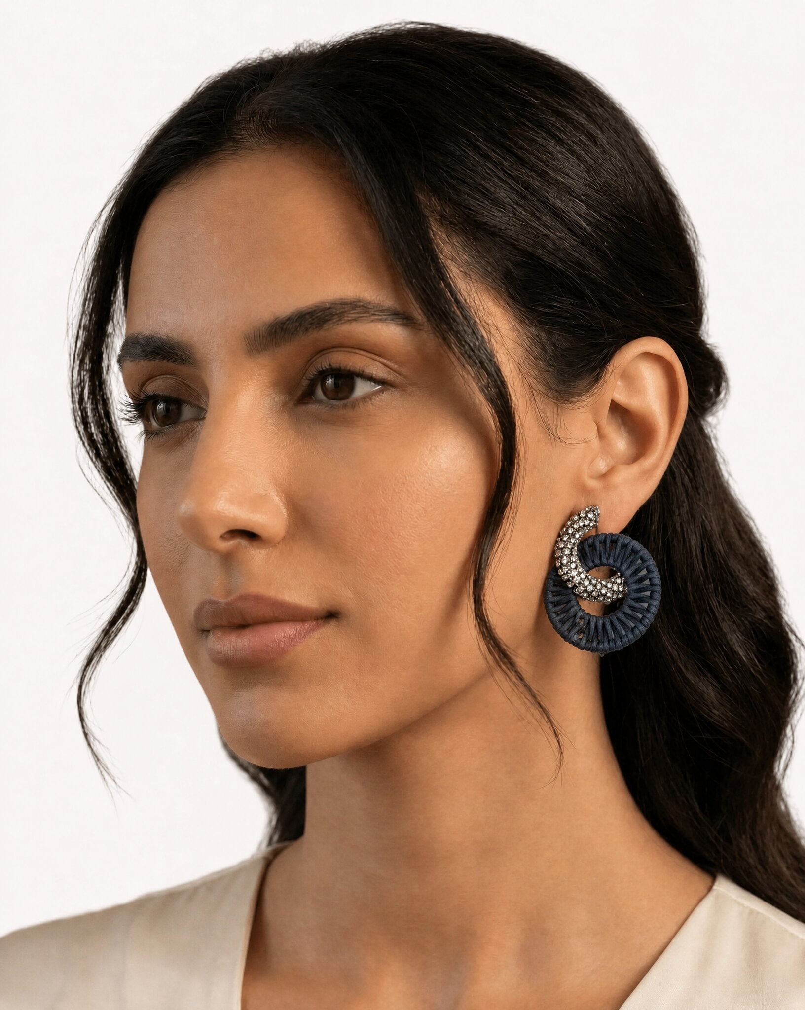 E04-GY EARRINGS - AFFLUENT BY MAI - MIRA Y MANO