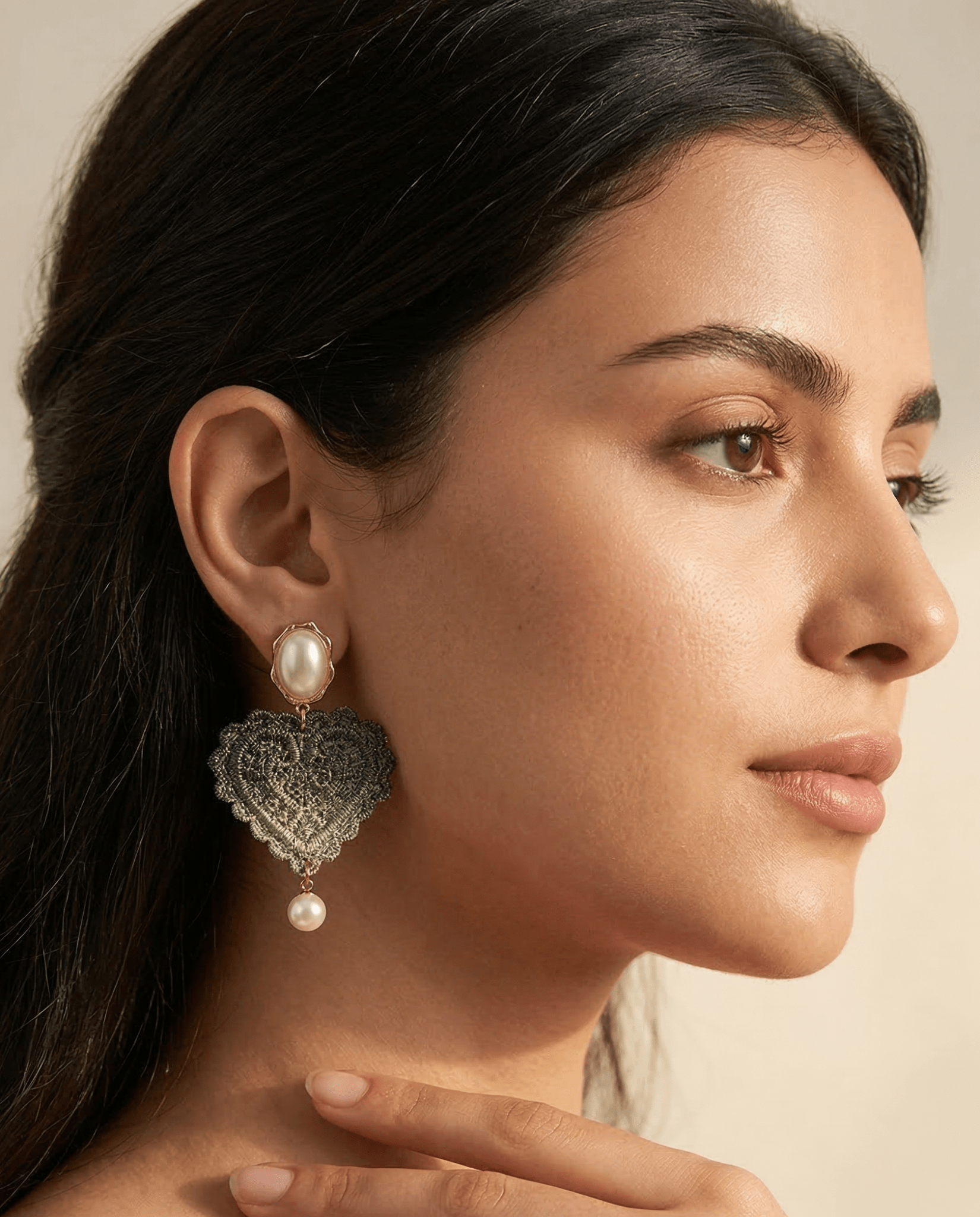 E05 - GR EARRINGS - AFFLUENT BY MAI - MIRA Y MANO