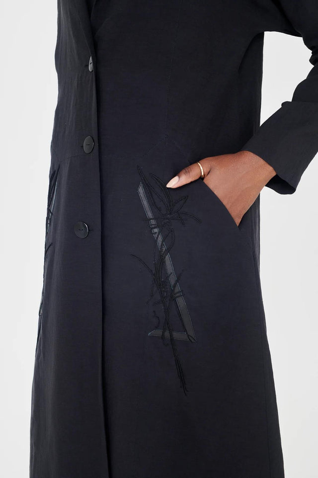 NOOR - BLK001 ABAYA - AISIL - MIRA Y MANO