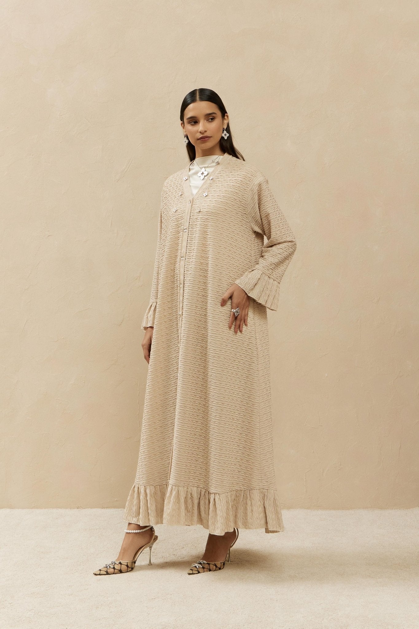 ASW - 454 ABAYA - AL ASWAD - MIRA Y MANO