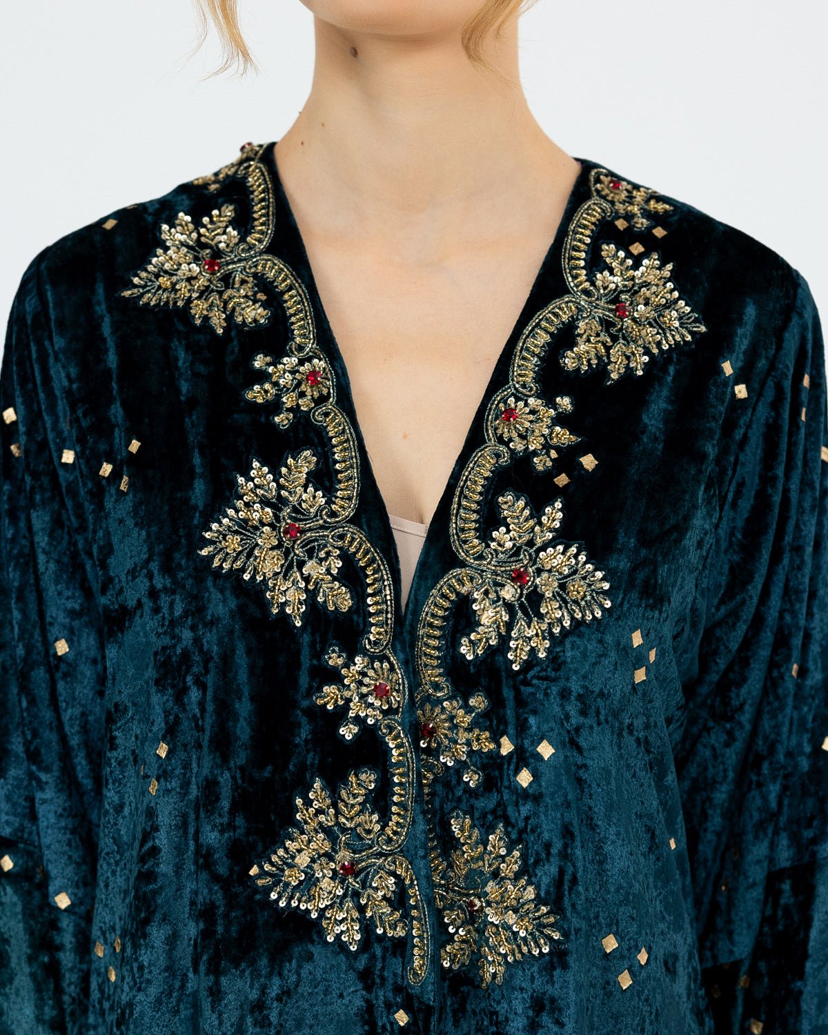 ADRA26 - 005 ABAYA - ALDUKAN - MIRA Y MANO