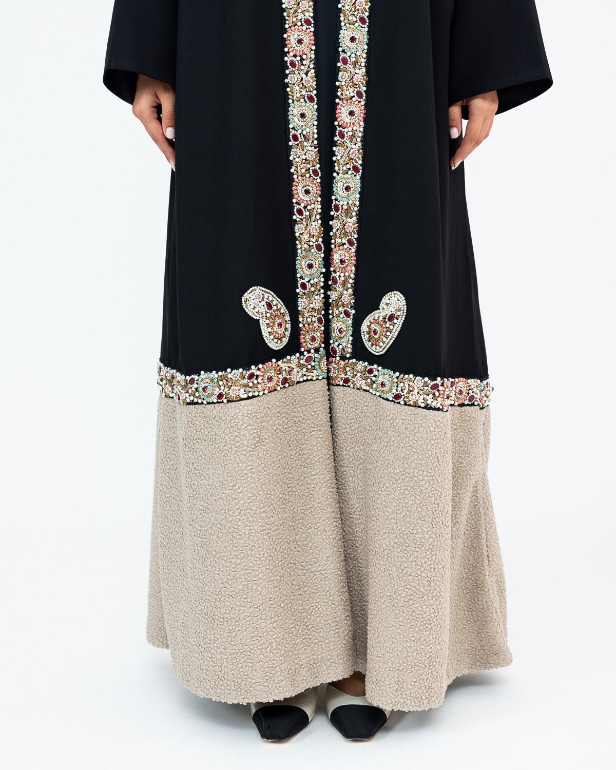 ADRA26 - 006 ABAYA - ALDUKAN - MIRA Y MANO