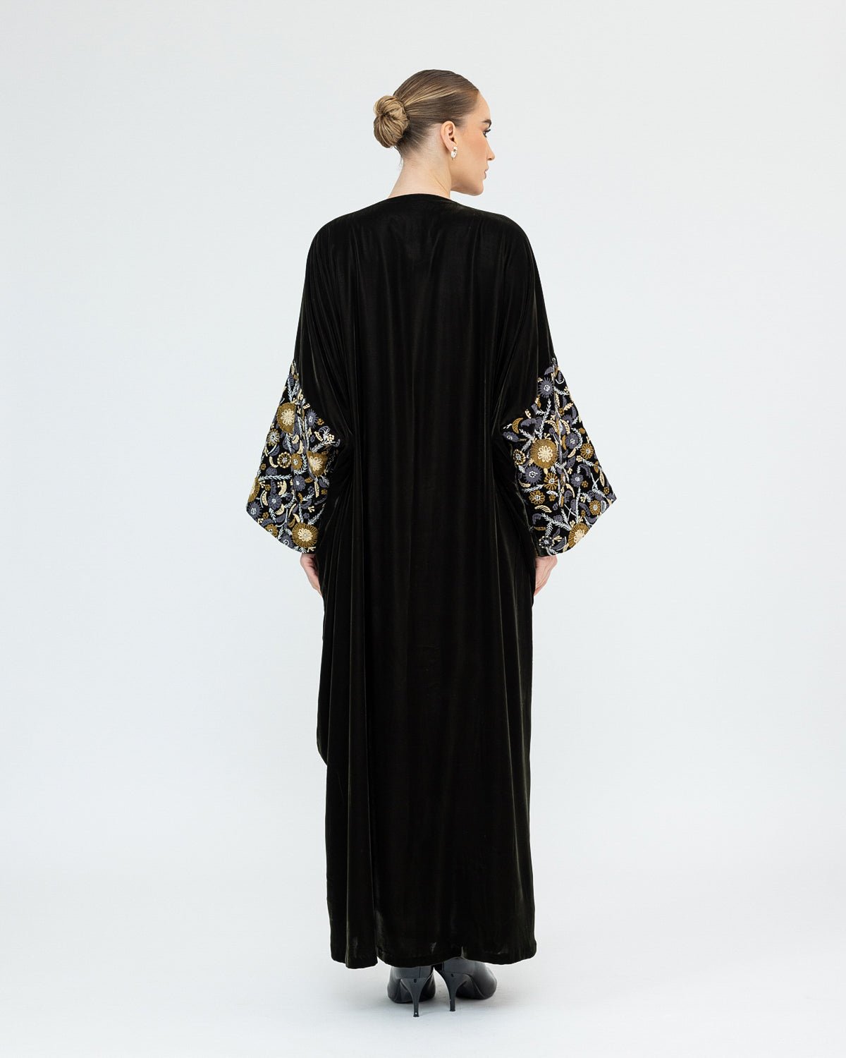 ADRA26 - 010 ABAYA - MIRA Y MANO