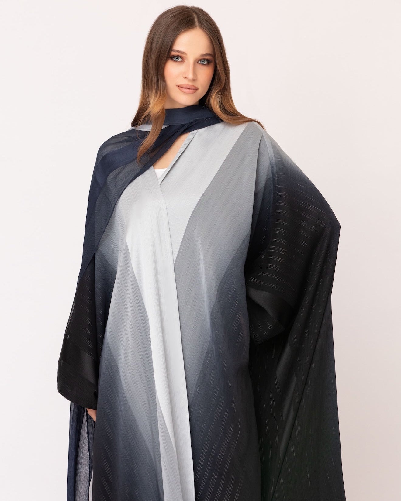 DAA26-01 B ABAYA - ALDUKAN - MIRA Y MANO
