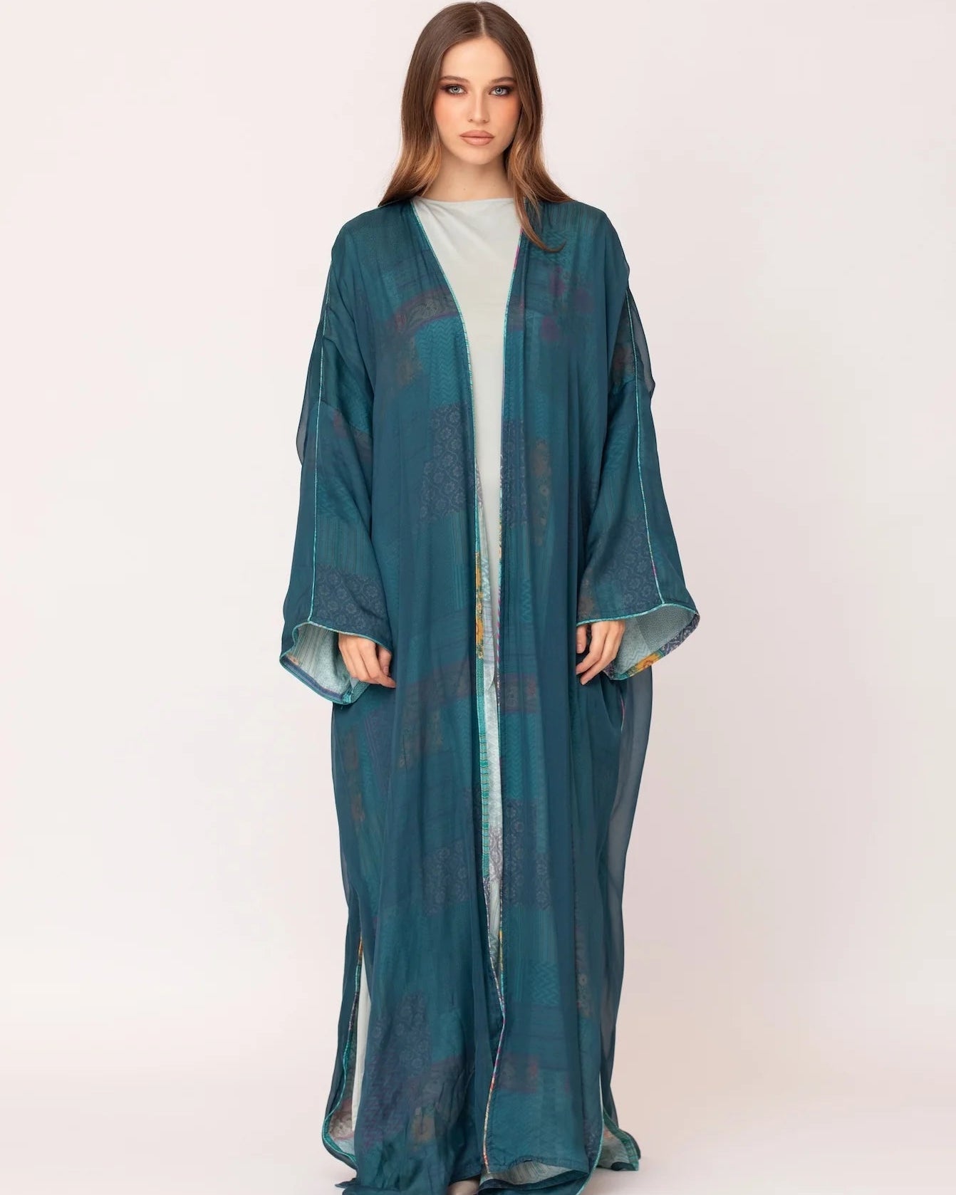 DAA26 - 05 ABAYA - ALDUKAN - MIRA Y MANO