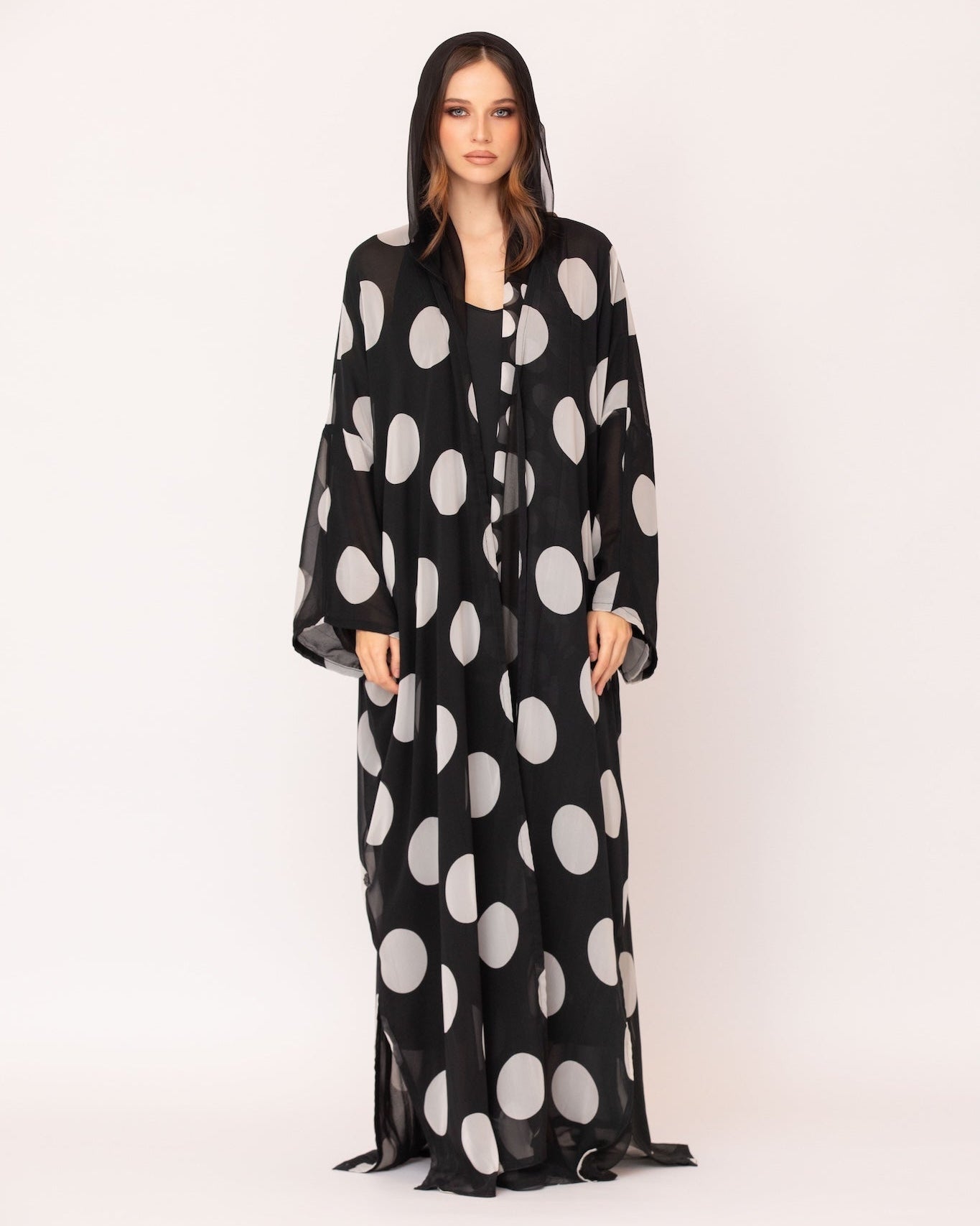 DAA26-07 B ABAYA - ALDUKAN - MIRA Y MANO