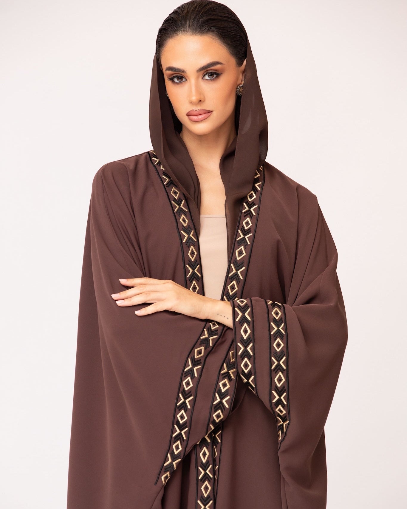 DAA26-19 ABAYA - ALDUKAN - MIRA Y MANO