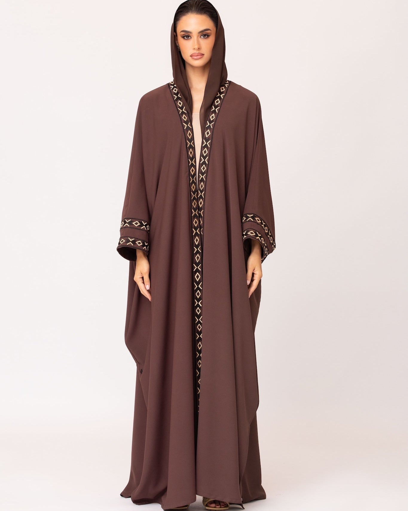 DAA26-19 ABAYA - ALDUKAN - MIRA Y MANO