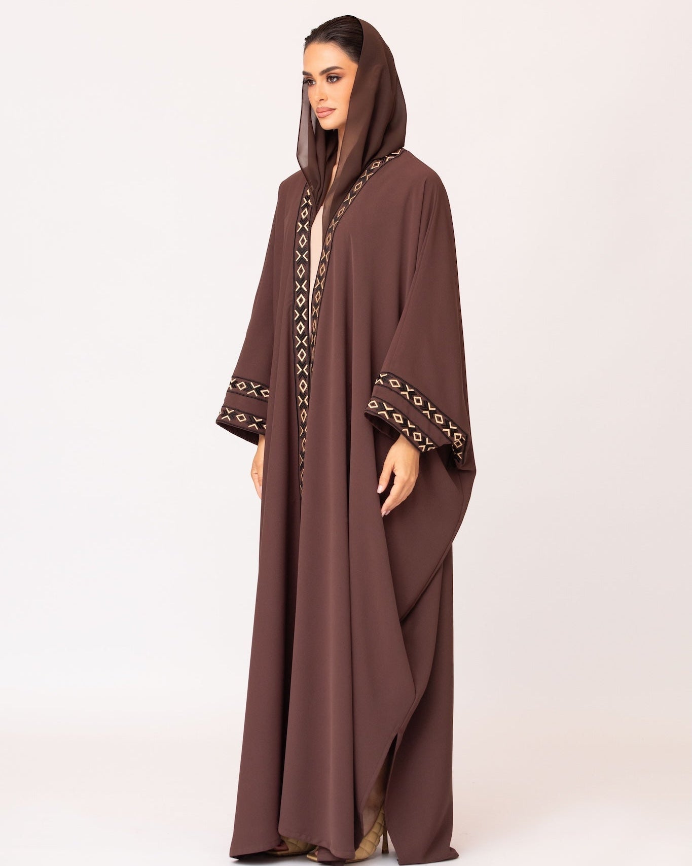 DAA26-19 ABAYA - ALDUKAN - MIRA Y MANO
