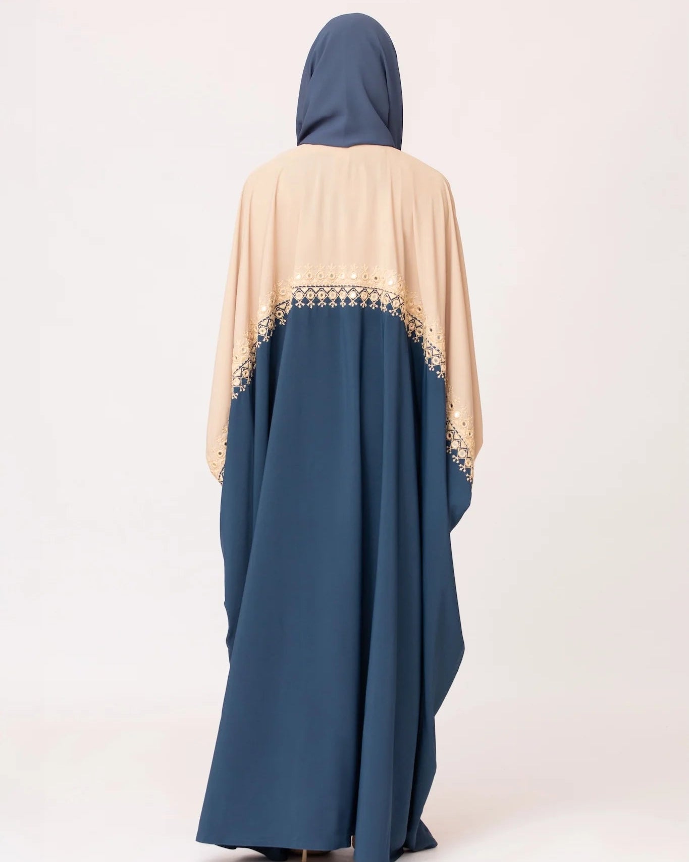 DAA26 - 30 ABAYA - ALDUKAN - MIRA Y MANO