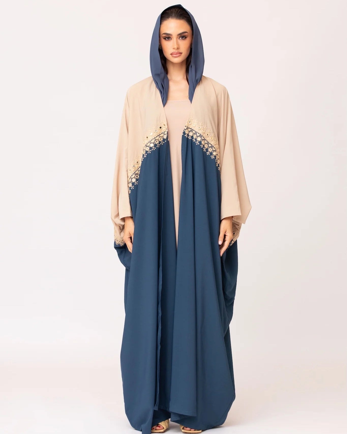 DAA26 - 30 ABAYA - ALDUKAN - MIRA Y MANO