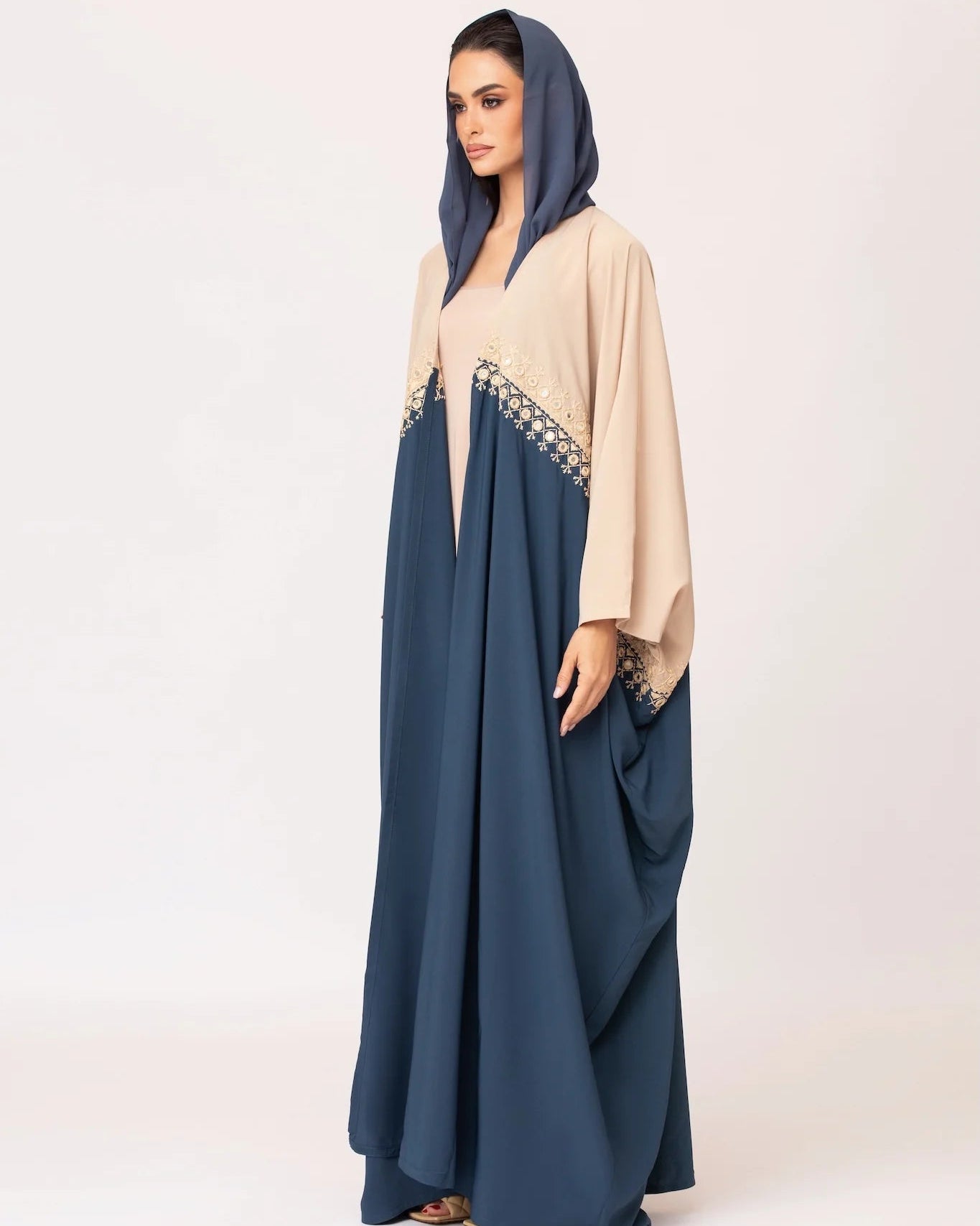 DAA26 - 30 ABAYA - ALDUKAN - MIRA Y MANO