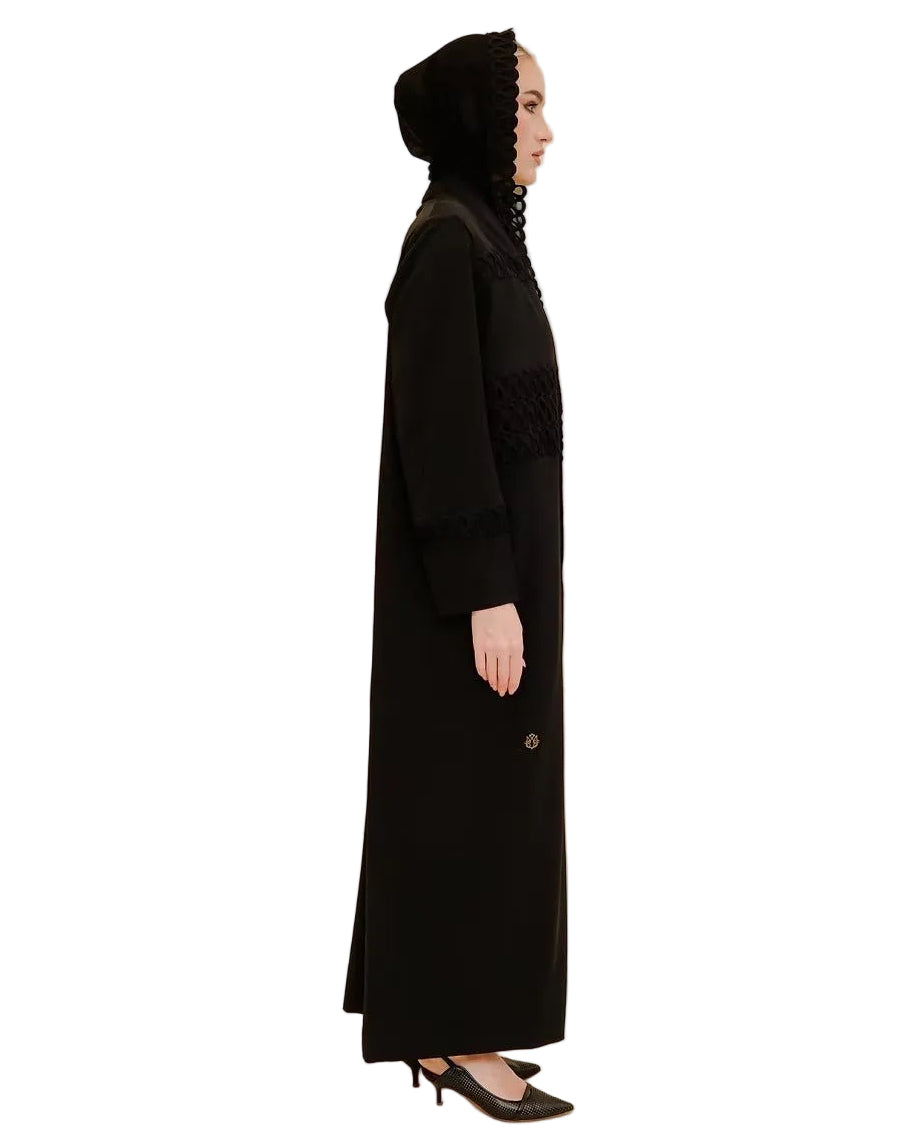 DS25-039 – Black Crepe Abaya – Product image 3