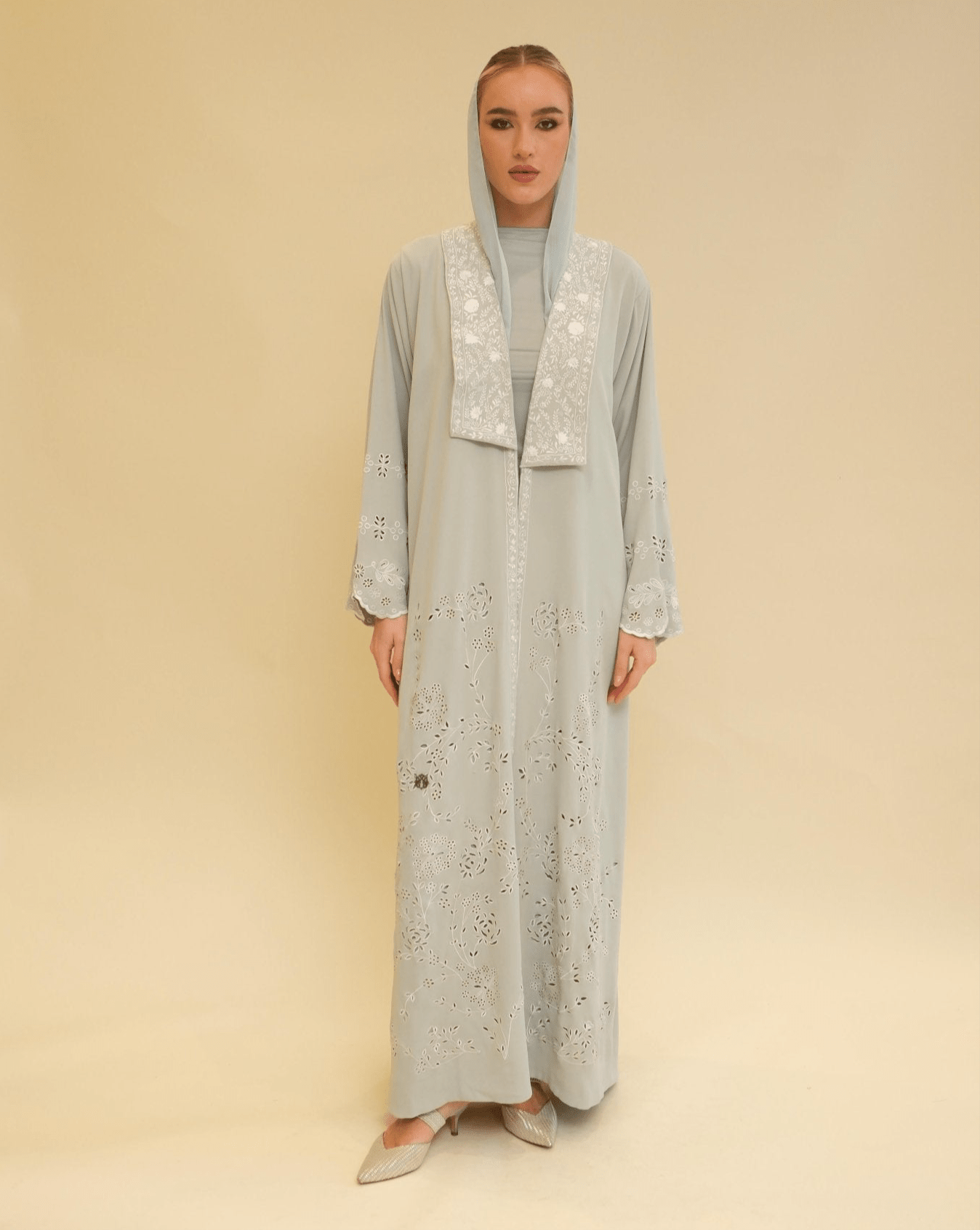DS25 - 053 ABAYA - ALDUKAN - MIRA Y MANO