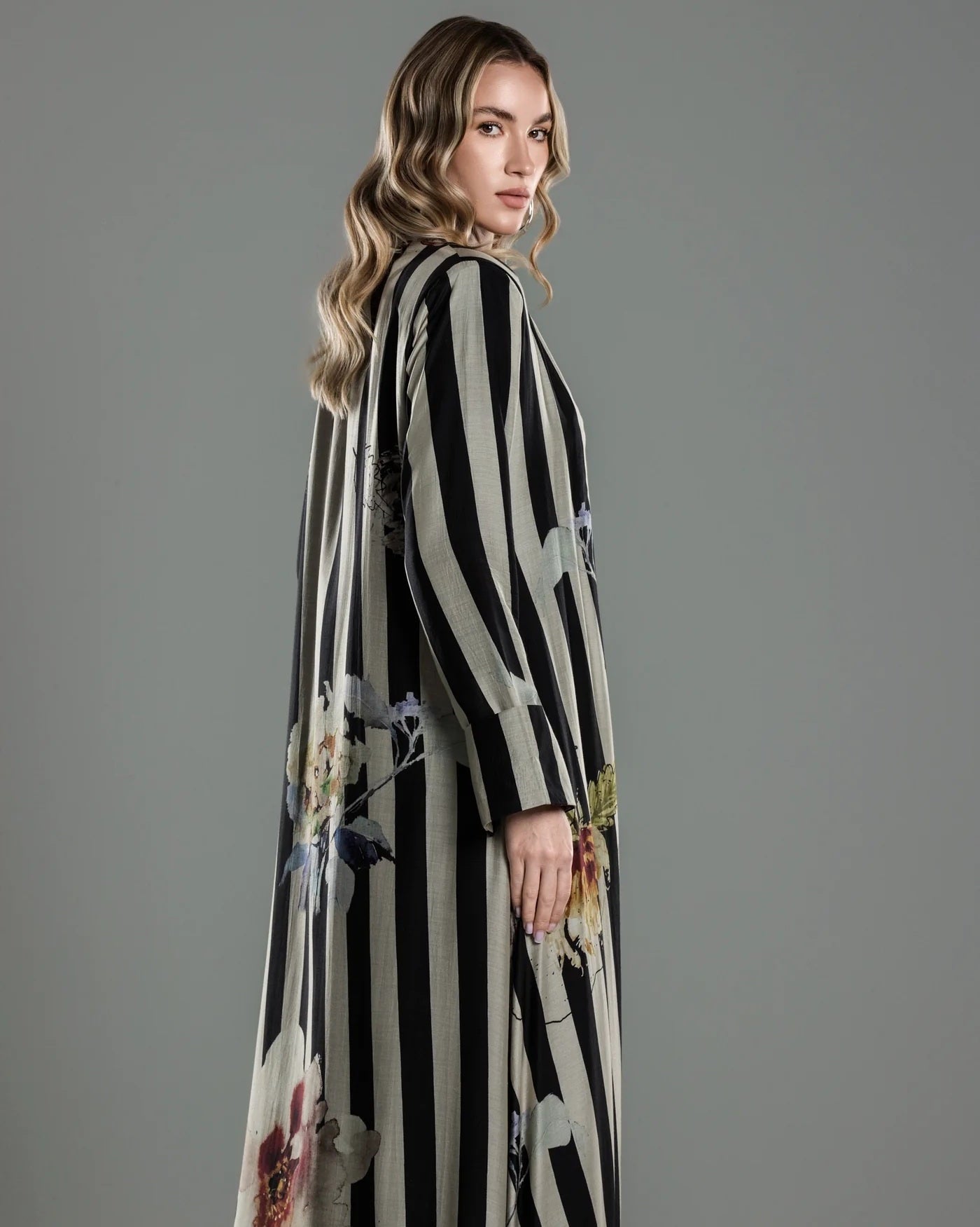 DSC26-011 – Black Silk Cotton Abaya - ALDUKAN - MIRA Y MANO
