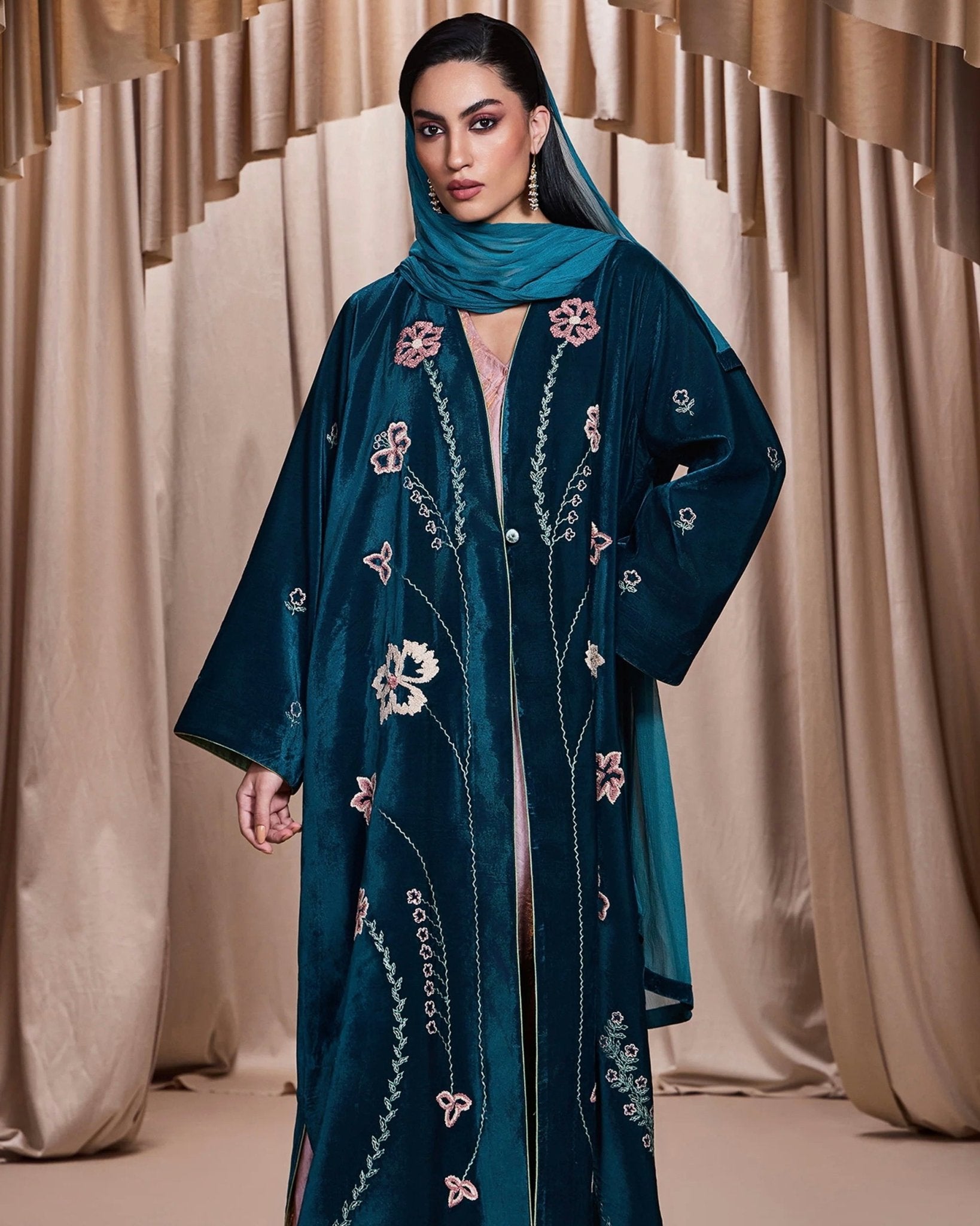 EMIRA ABAYA - AMORE MIO BY HITU - MIRA Y MANO